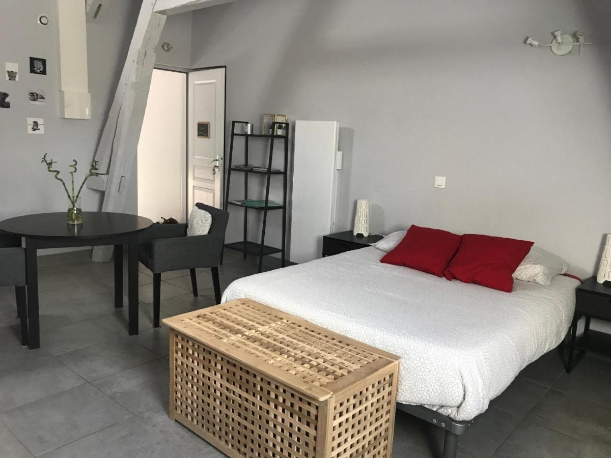 Studio Apartment photo 3