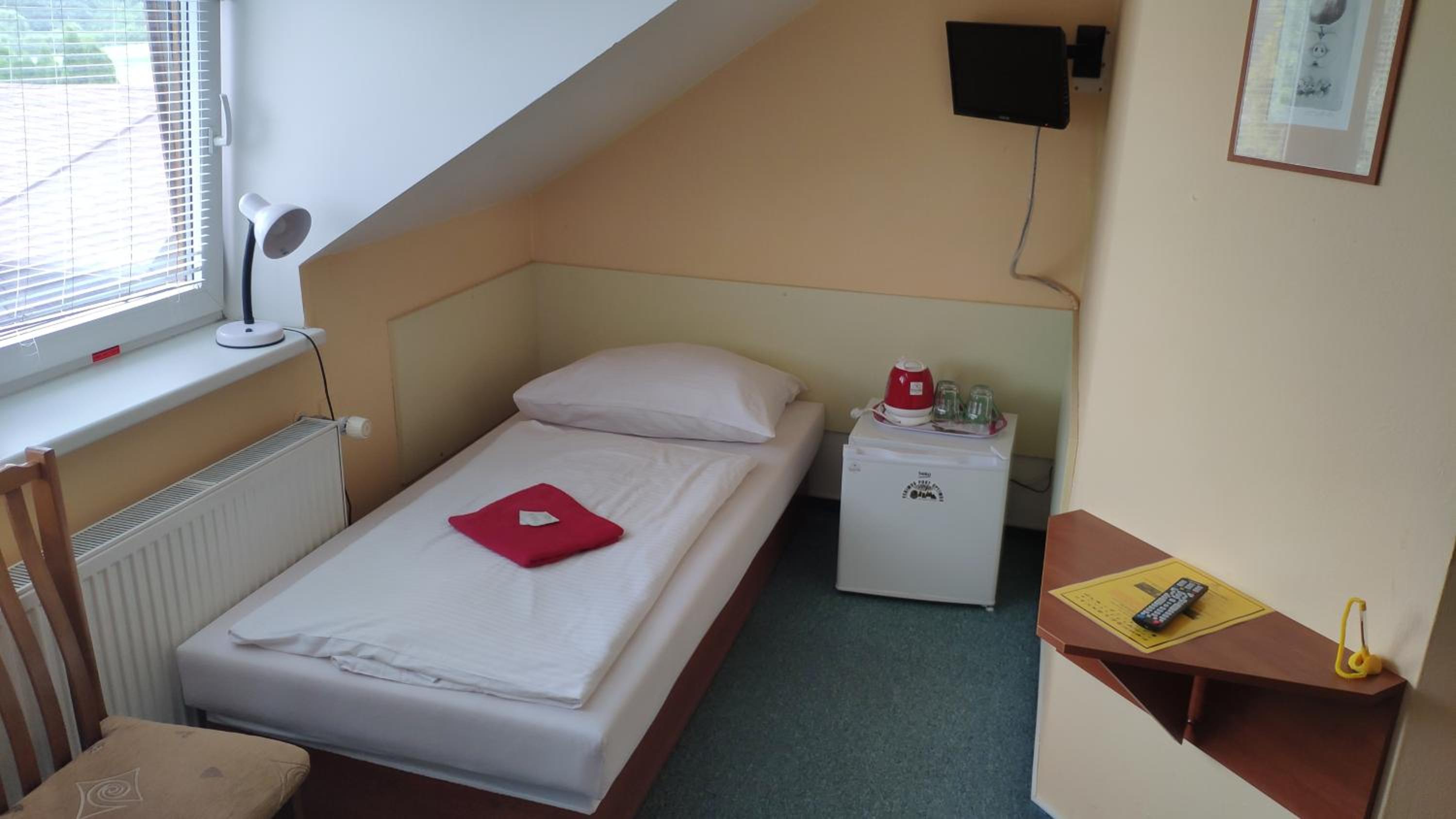 Twin Room with Private Bathroom photo 1