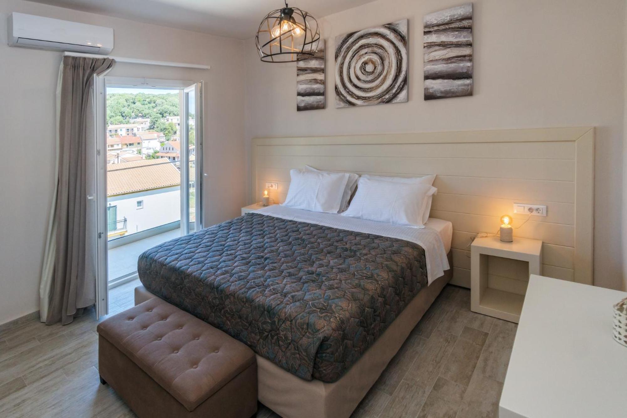 Deluxe King Room photo 3
