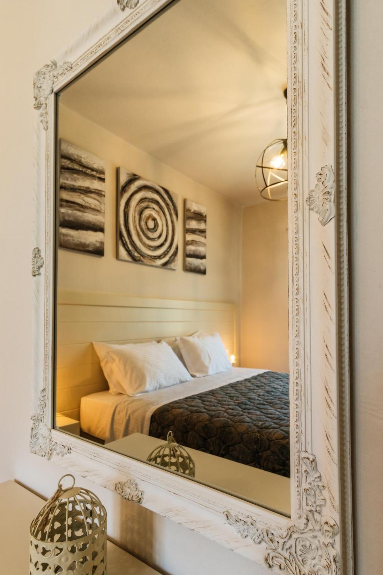 Deluxe King Room photo 2