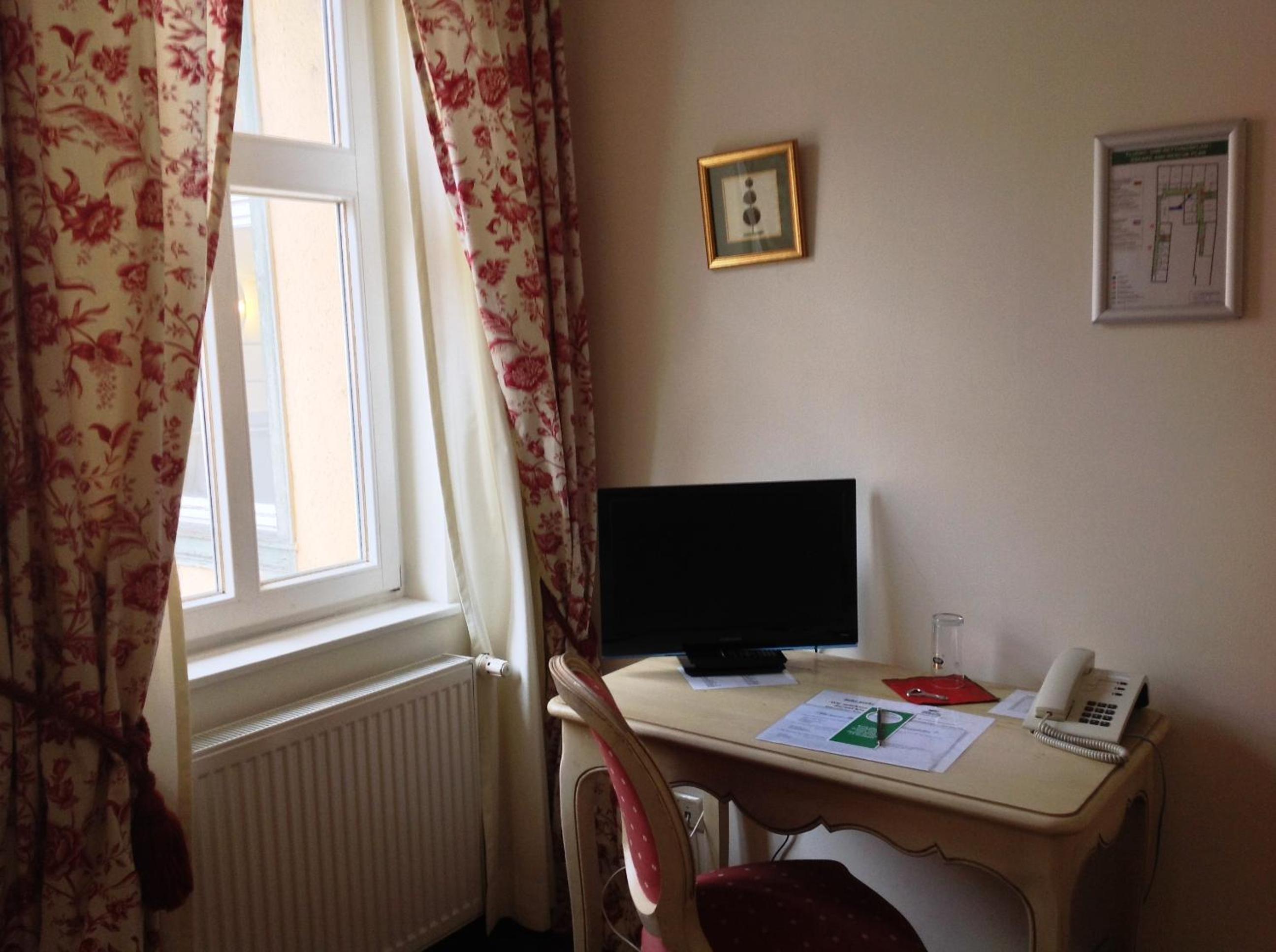 Single Room photo 2