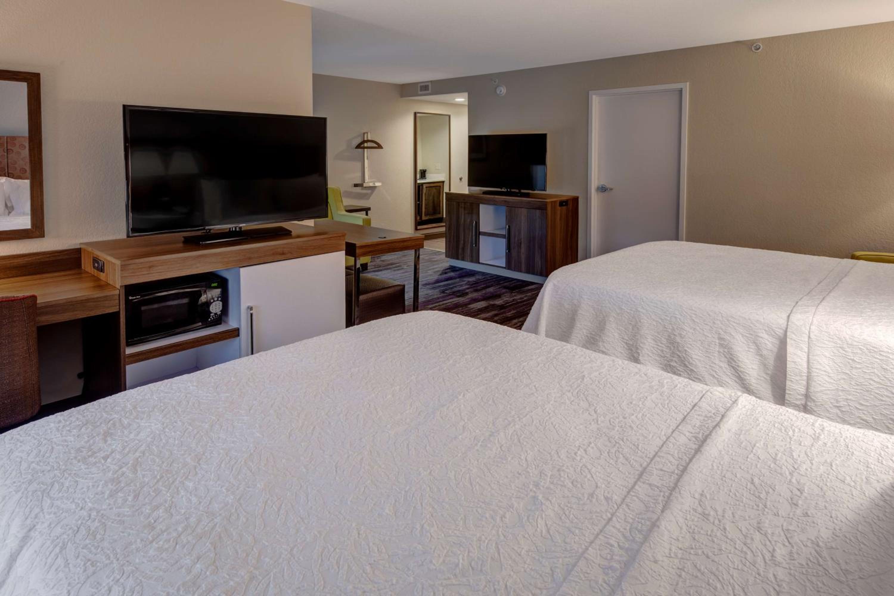 Studio Suite with Two Queen Beds - Non-Smoking photo 1
