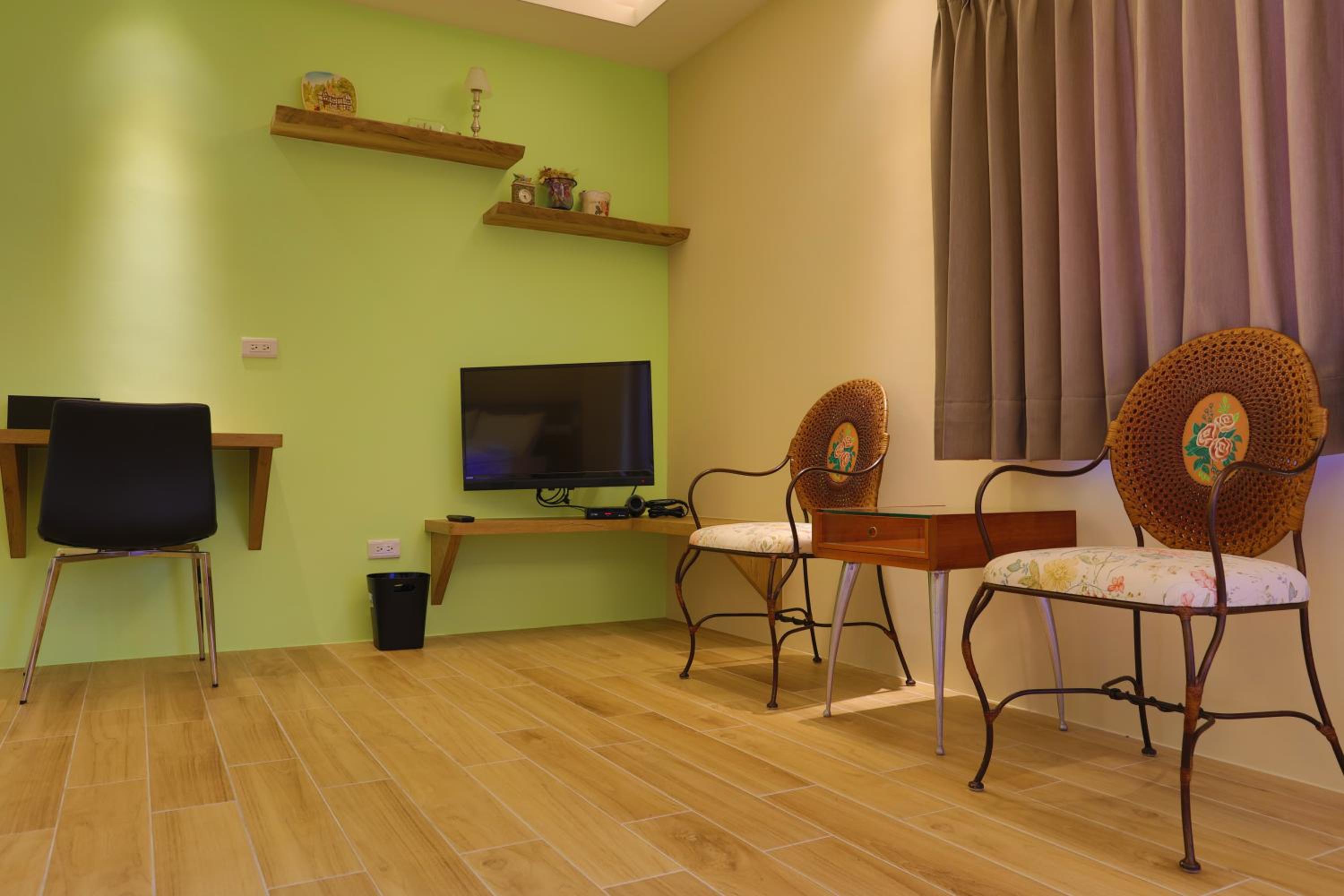 Quadruple Room with Mountain View photo 3