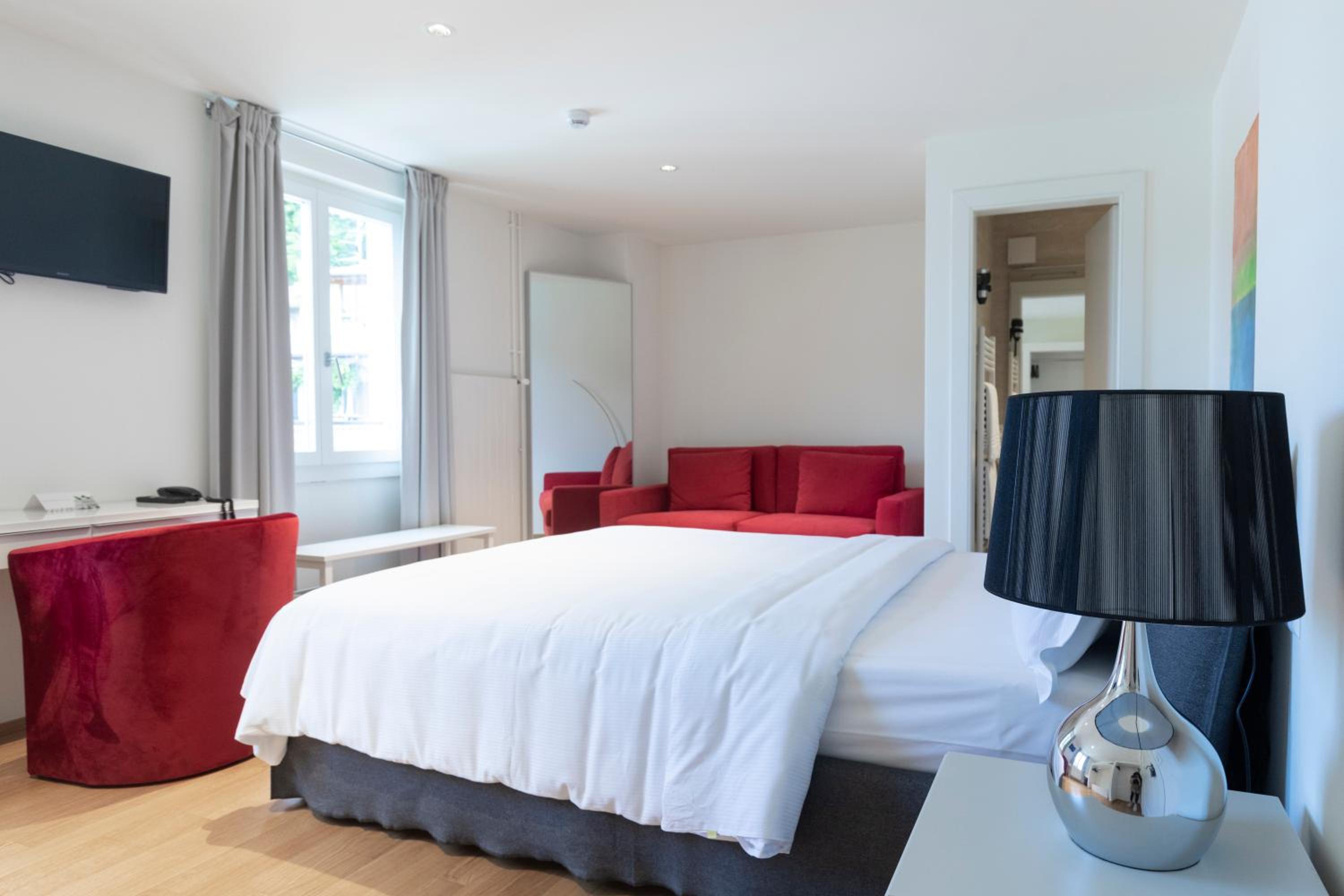 Double Room - Photo 9
