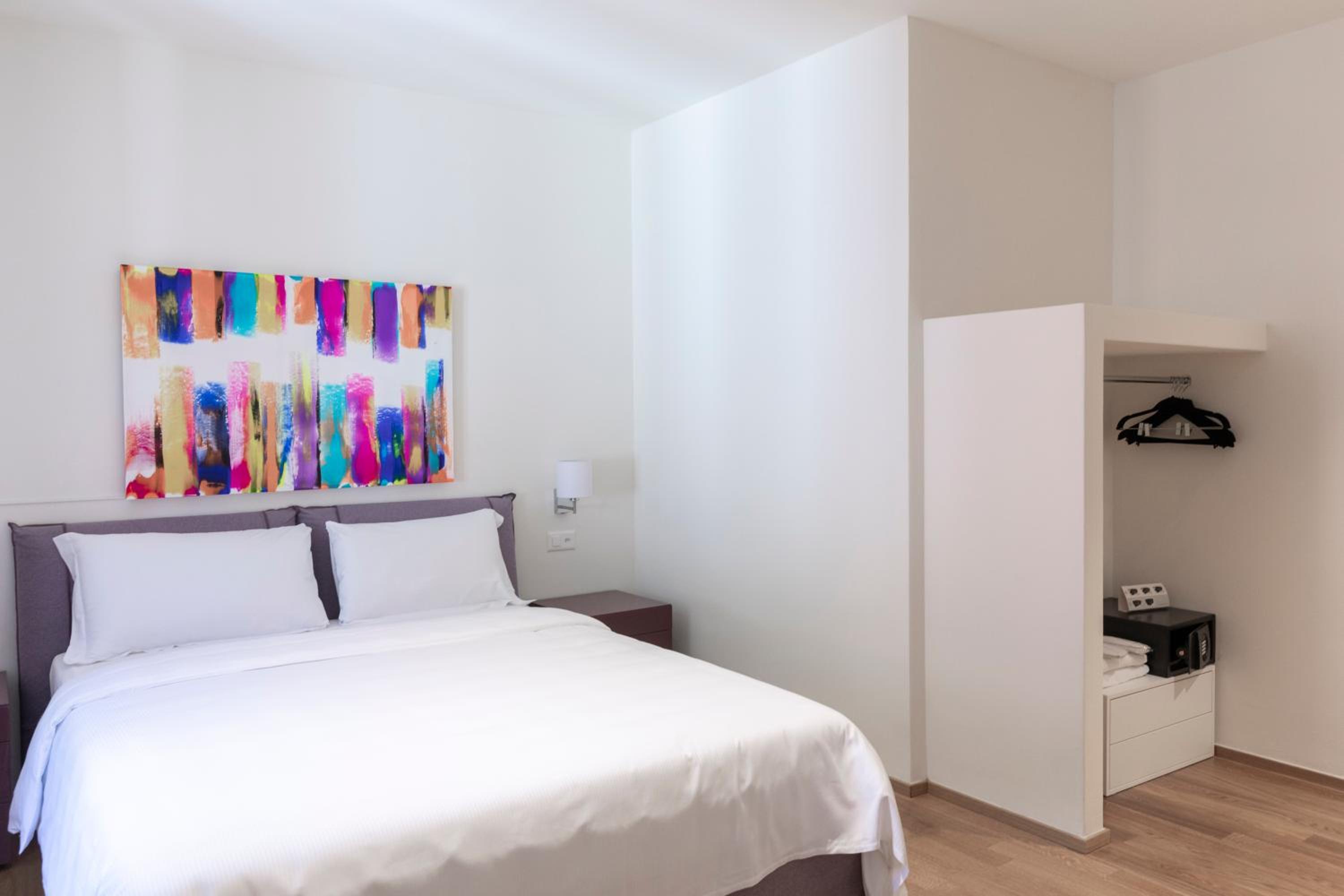 Standard Double Room - Photo 3