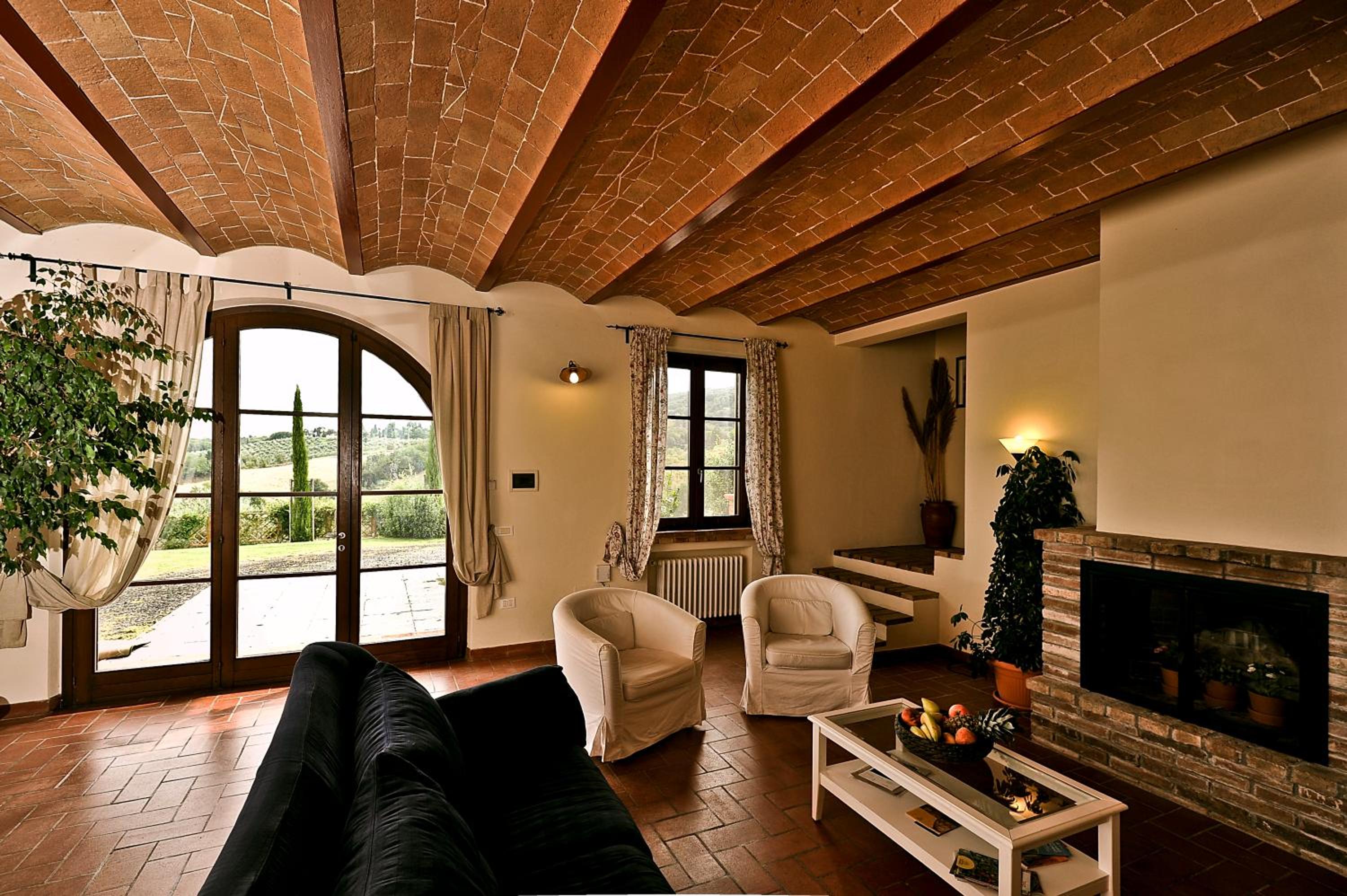 Three-Bedroom Apartment with View photo 1