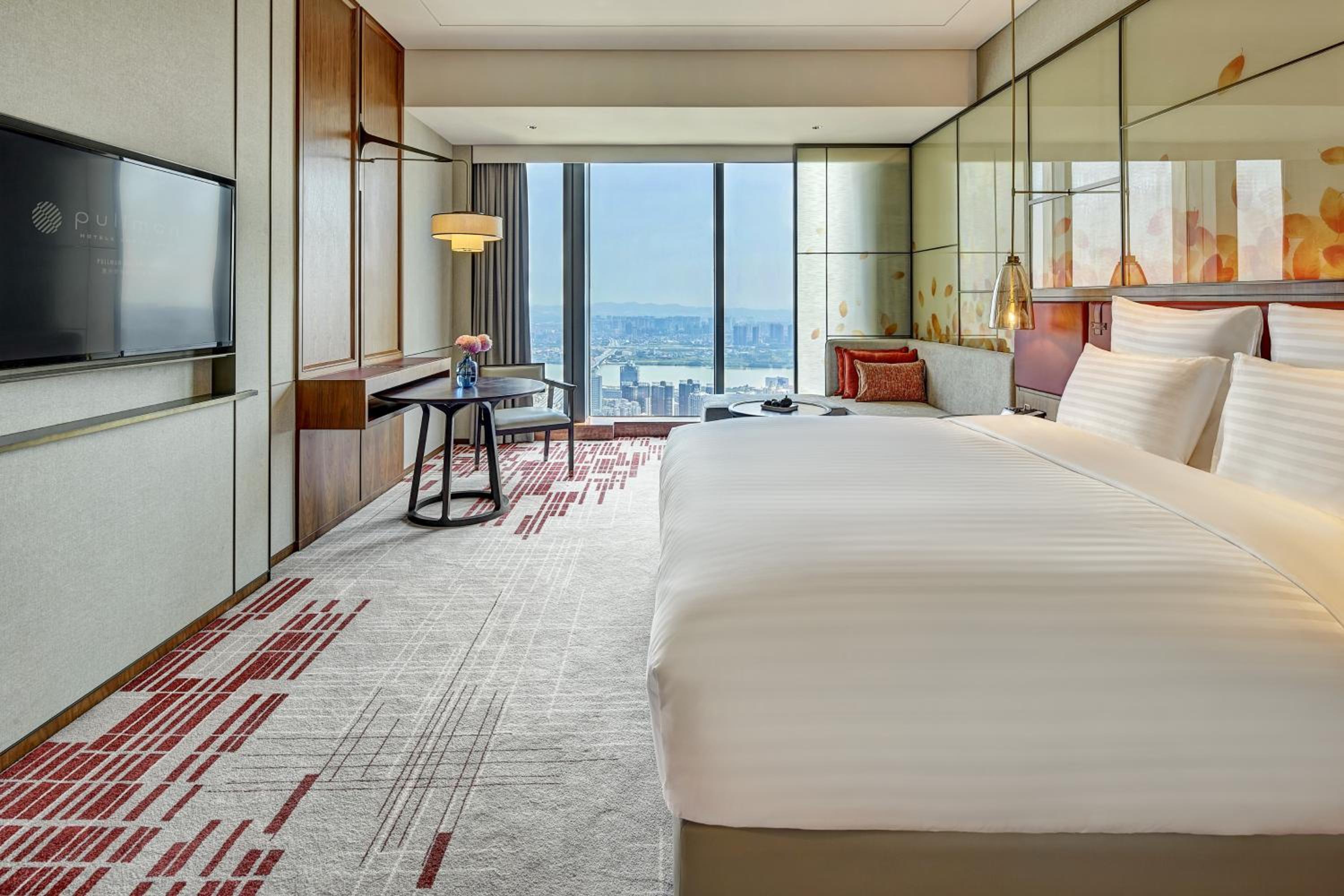 Superior King Room with River View - Photo 3