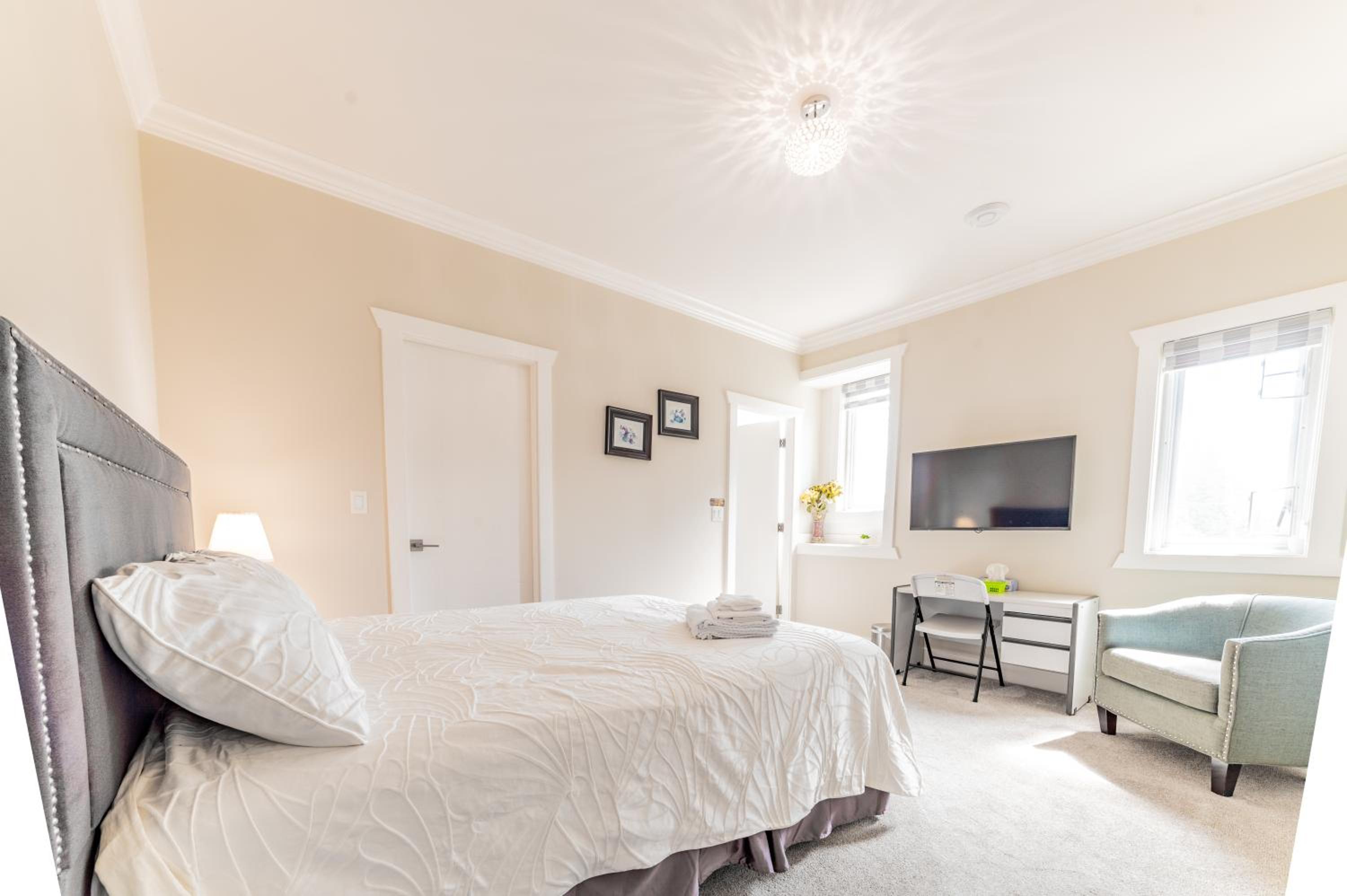 Double Room With Private Bathroom photo 2
