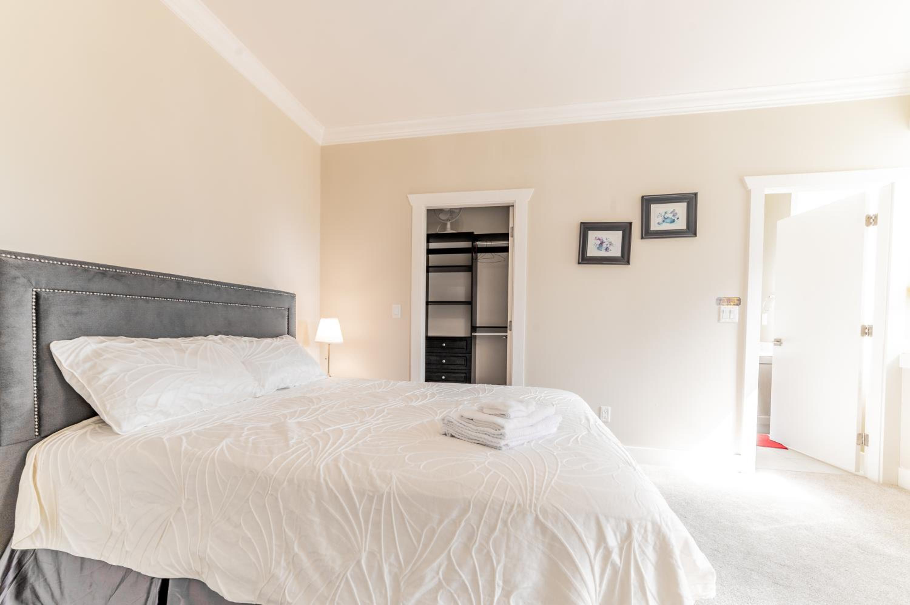 Double Room With Private Bathroom photo 3