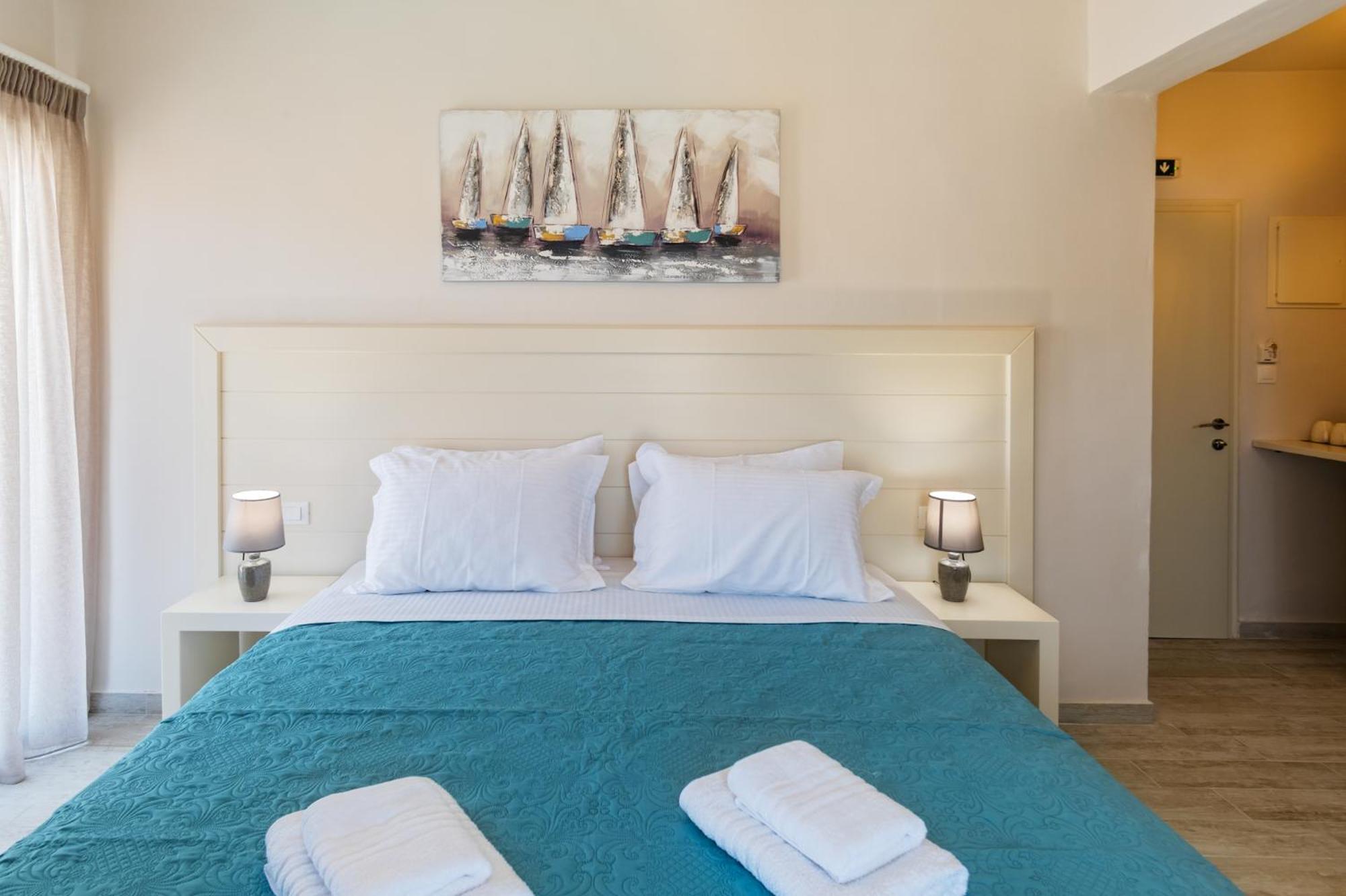 Standard King Room photo 1