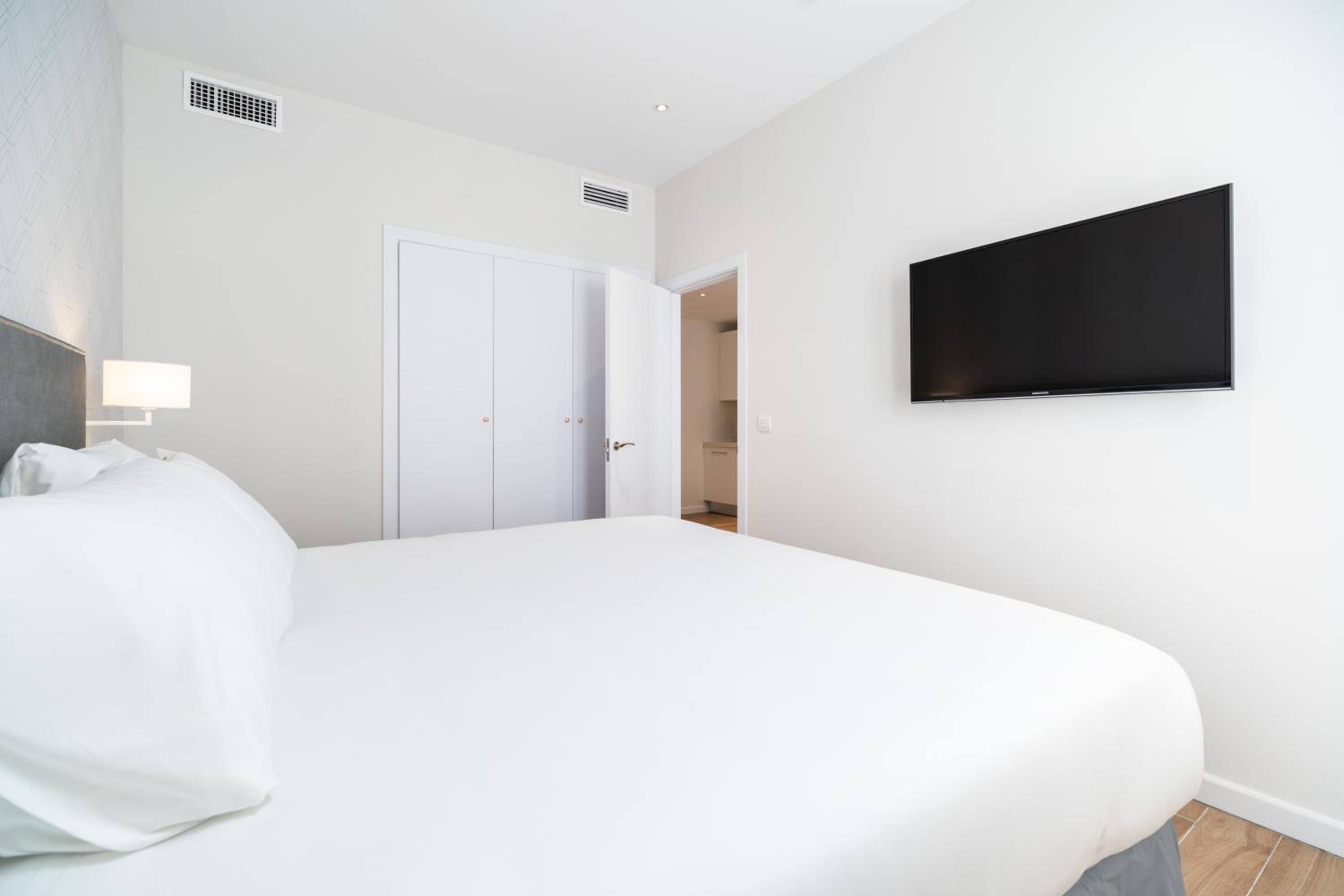 Two-Bedroom Apartment - Photo 16