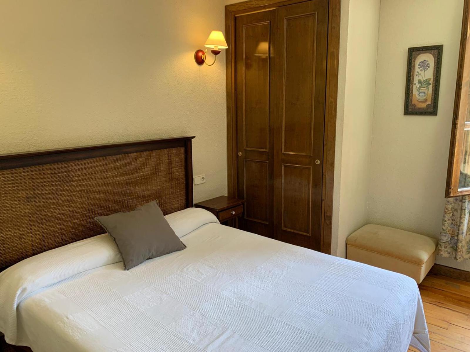 Economy Double Room photo 3