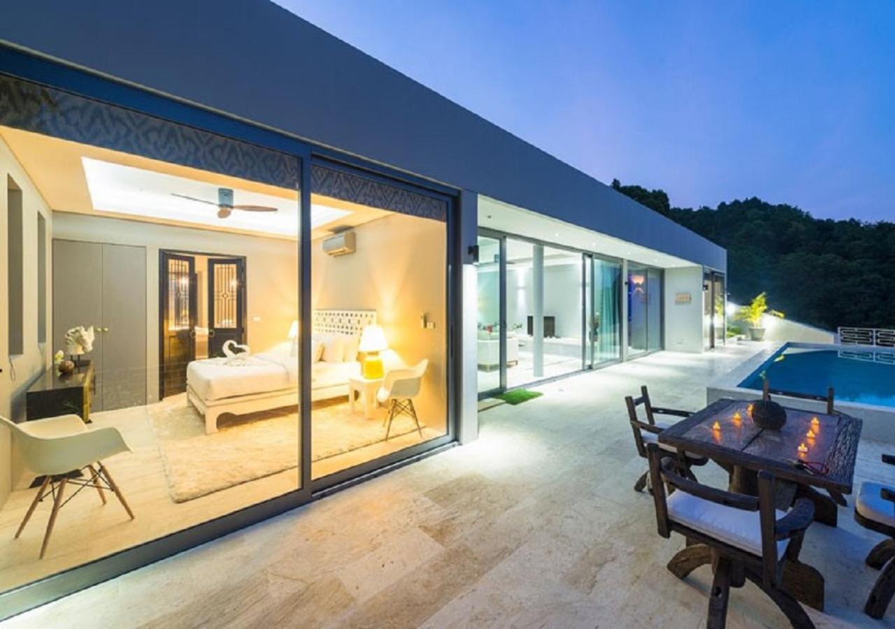 Villa with Sea View photo 1