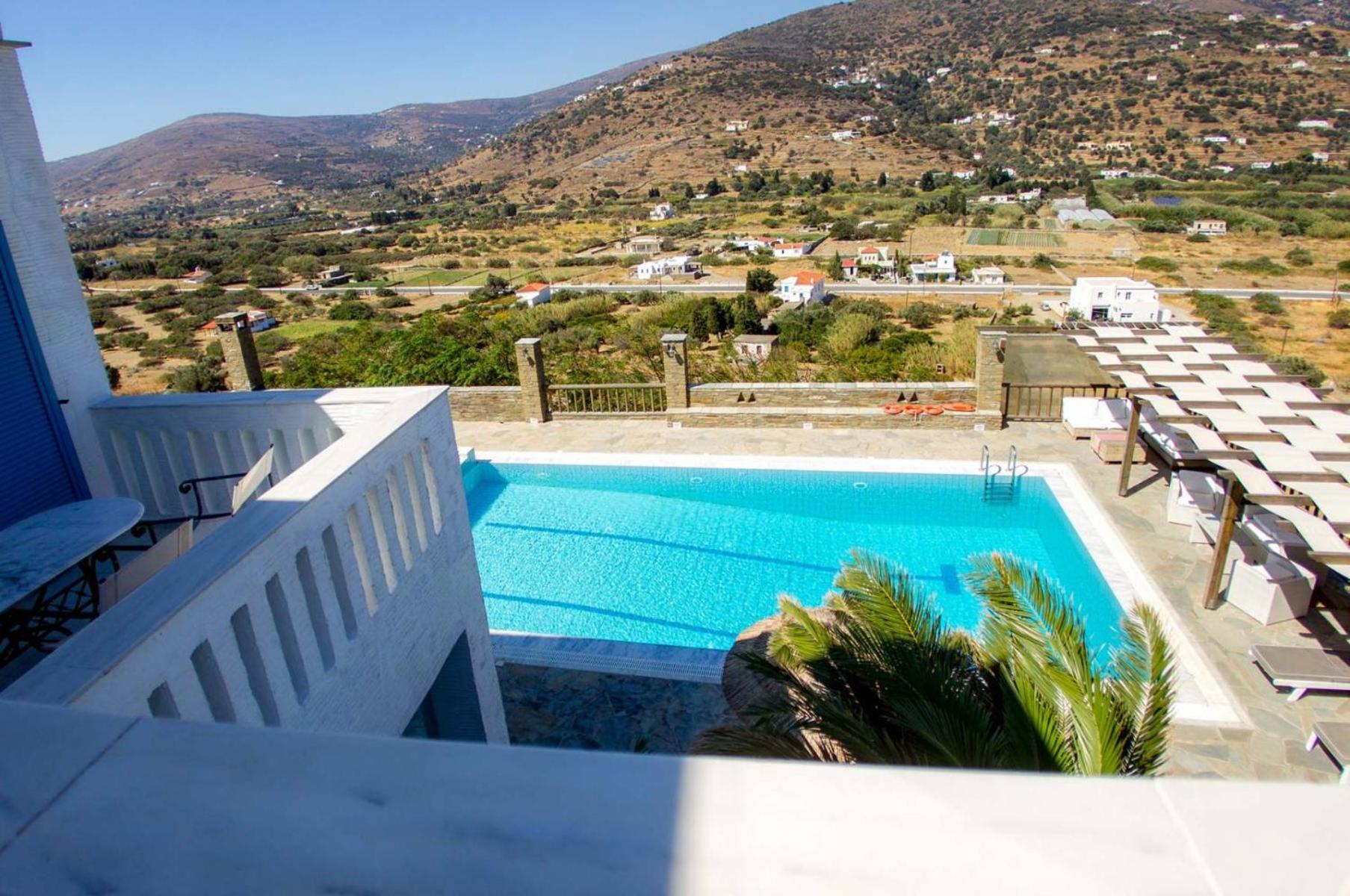 Apartment - Split Level - with Outdoor Jacuzzi photo 3