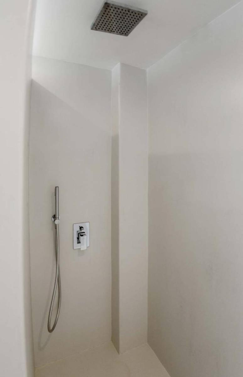 Deluxe Double Room with Outdoor Pool - Photo 14