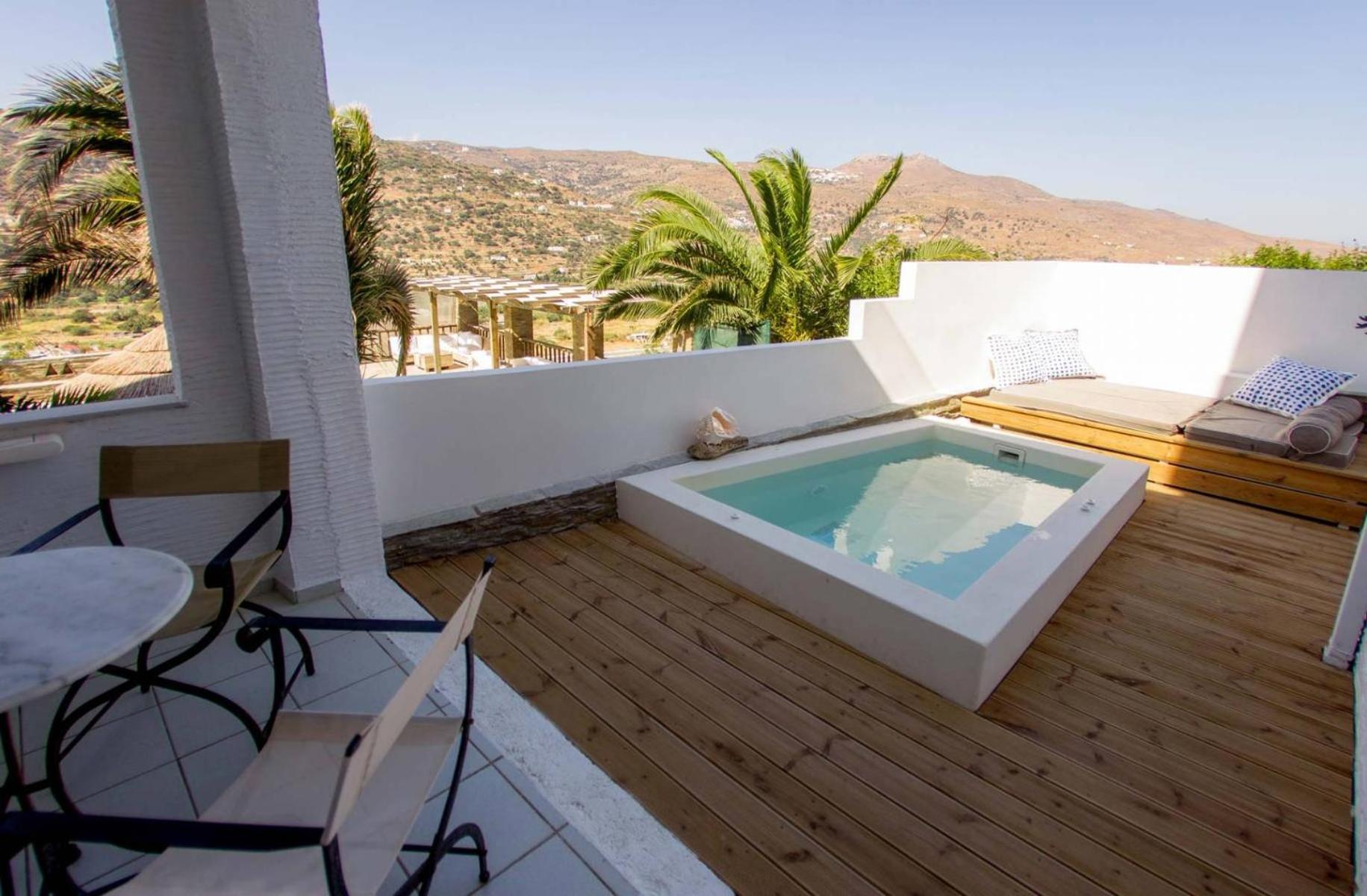 Deluxe Double Room with Outdoor Pool - Photo 4