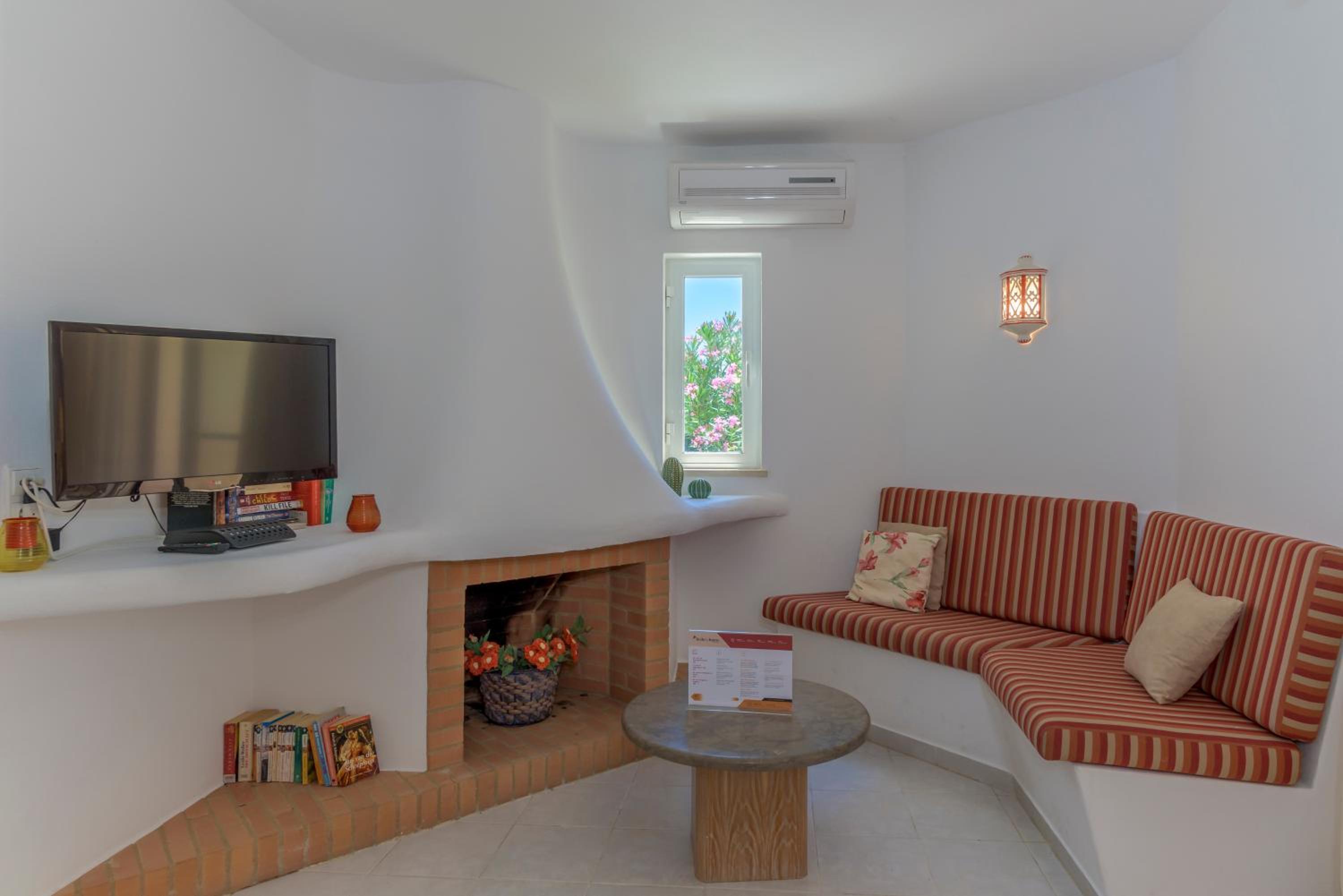 Apartment with Terrace photo 3