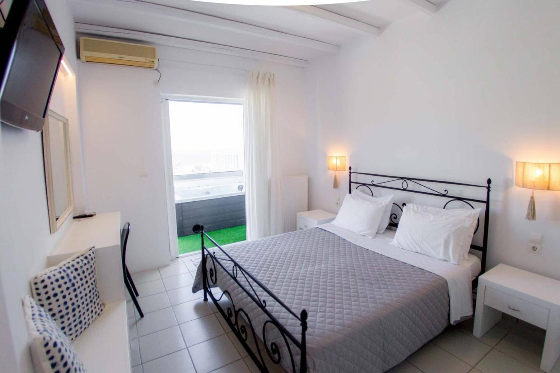 Apartment - Split Level - with Outdoor Jacuzzi photo 2
