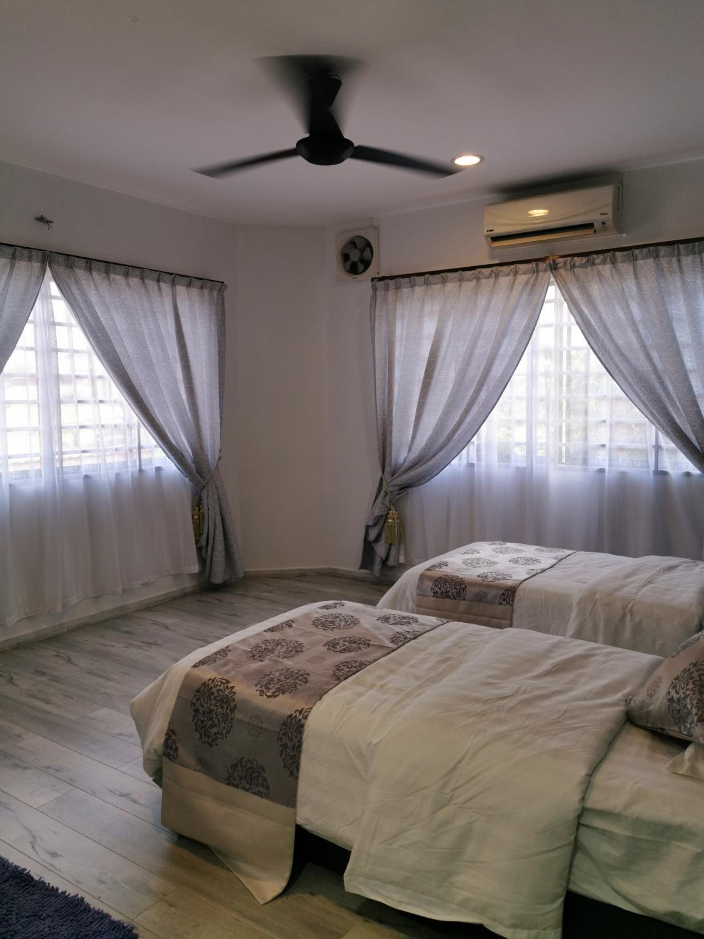 Economy Twin Room