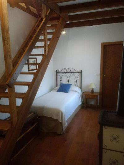 Apartment - Split Level photo 2