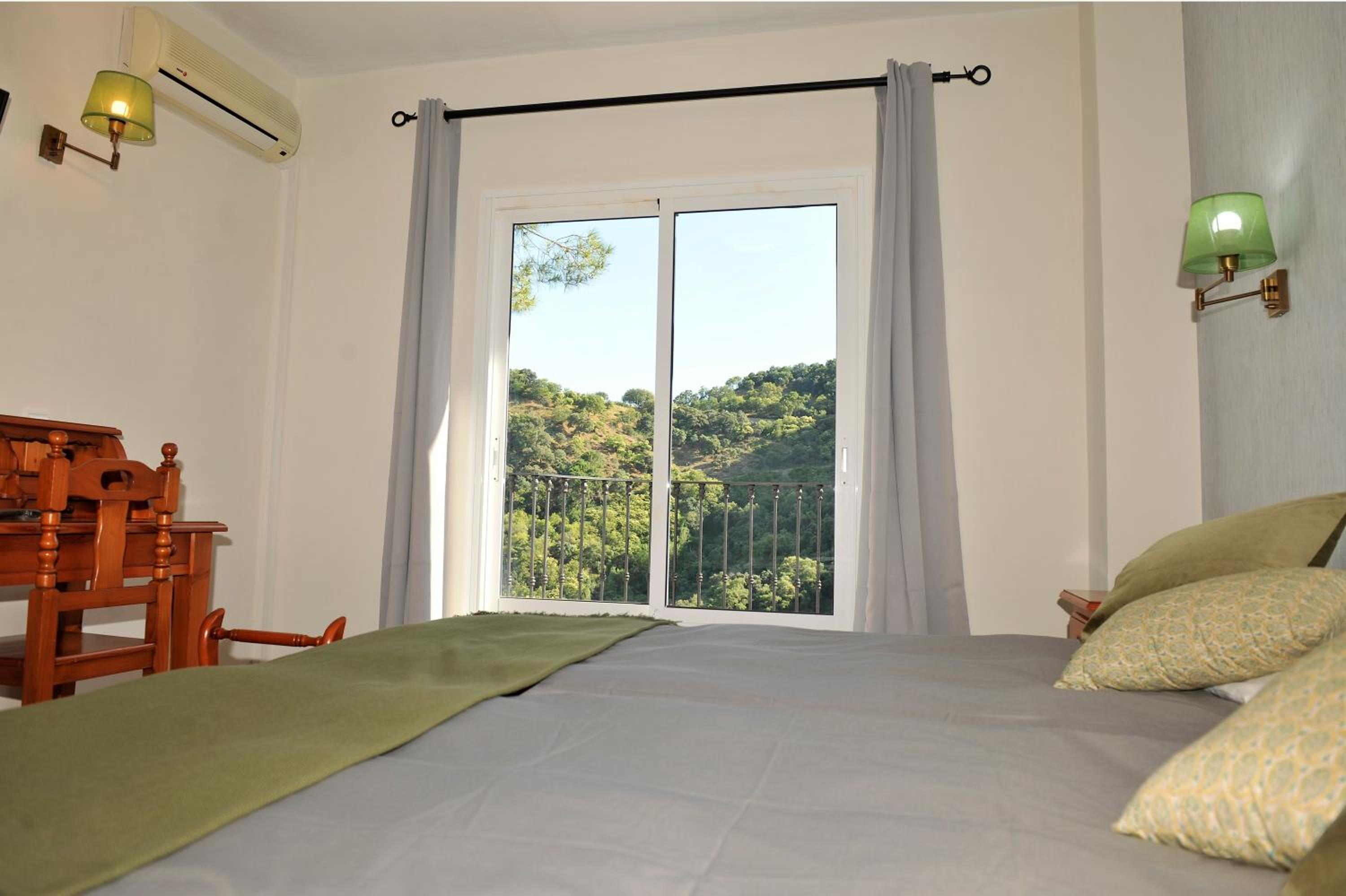 Twin Room - Photo 1