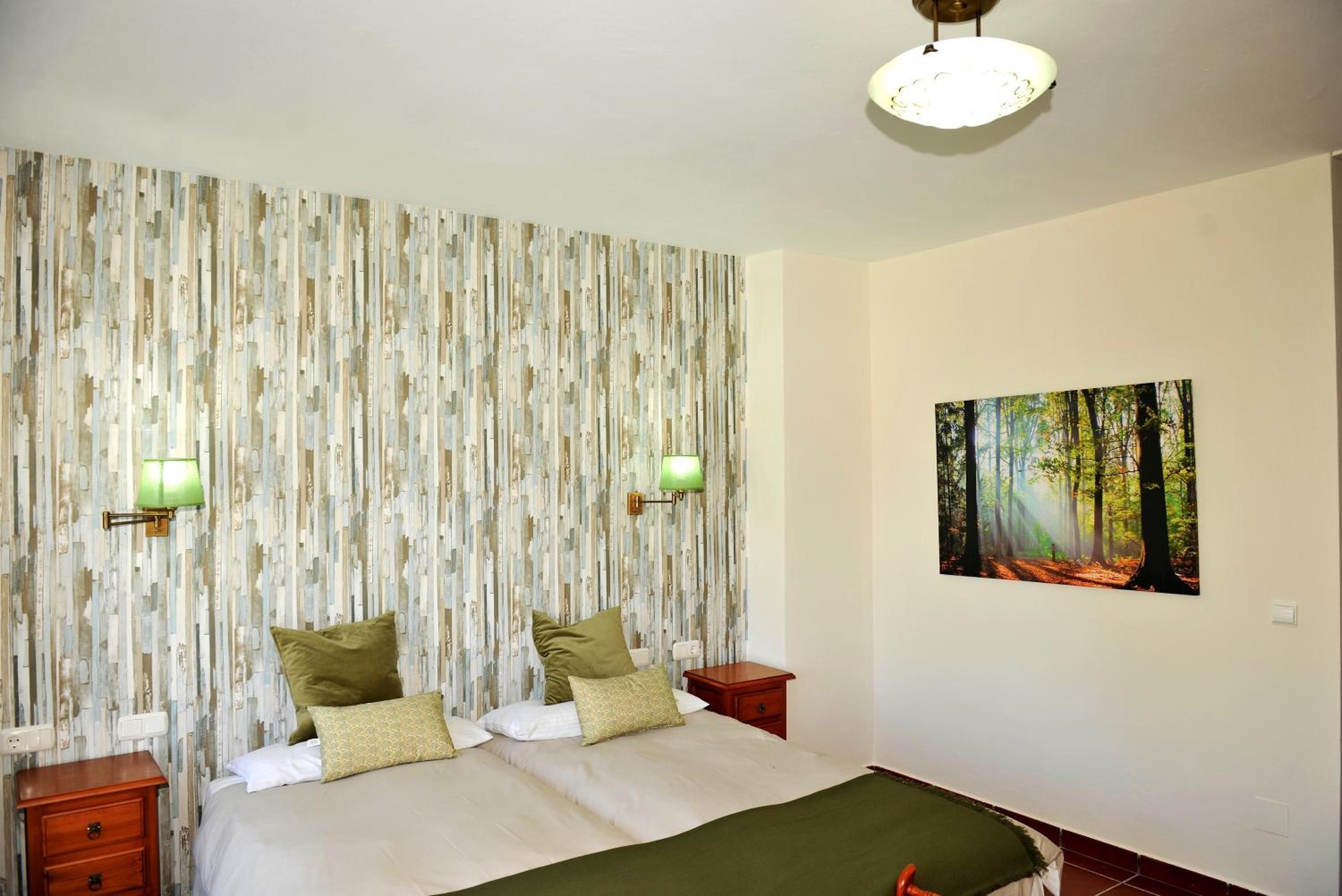 Twin Room - Photo 2
