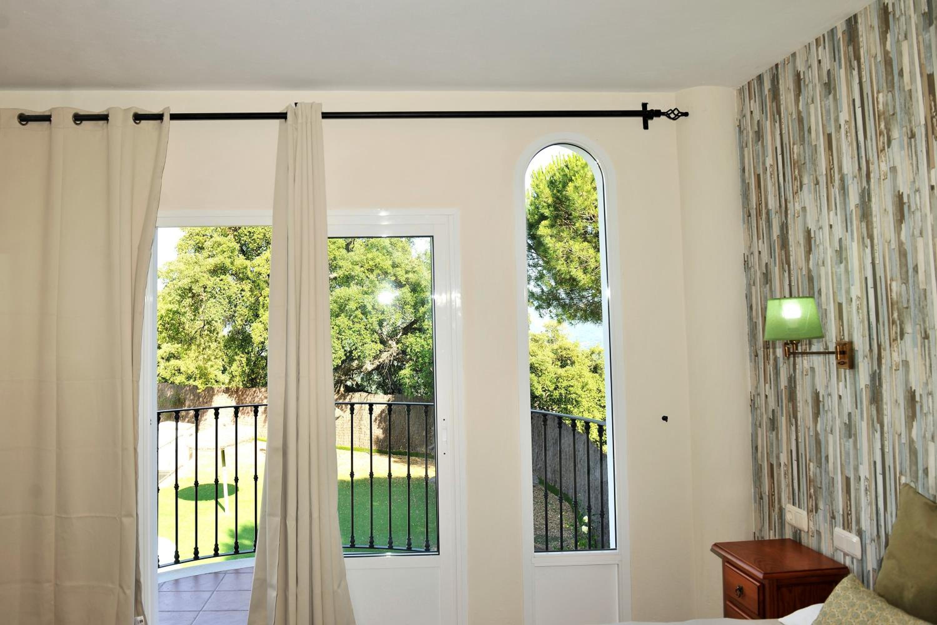 Deluxe Triple Room - Photo 3