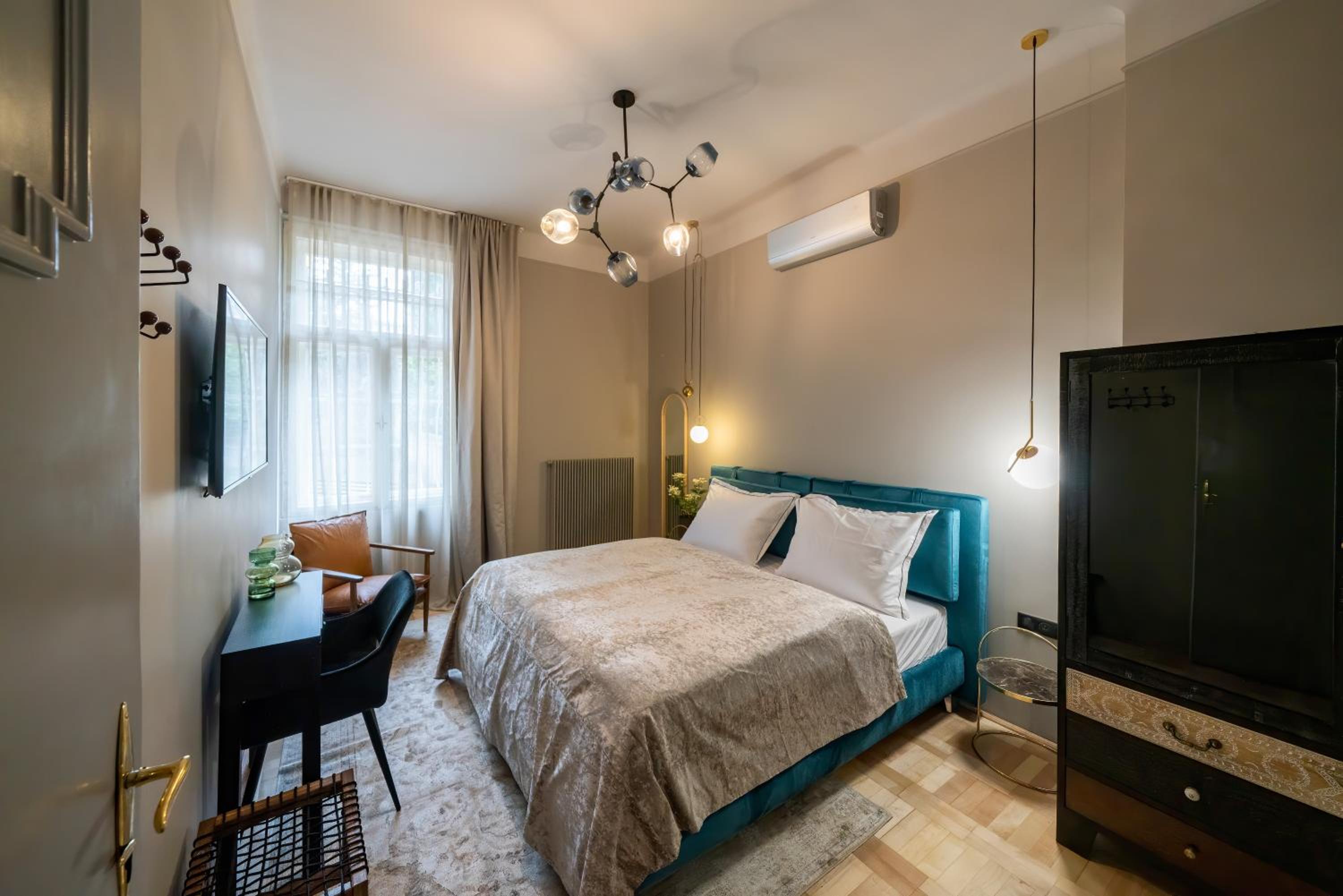 Standard King Room - Photo 1