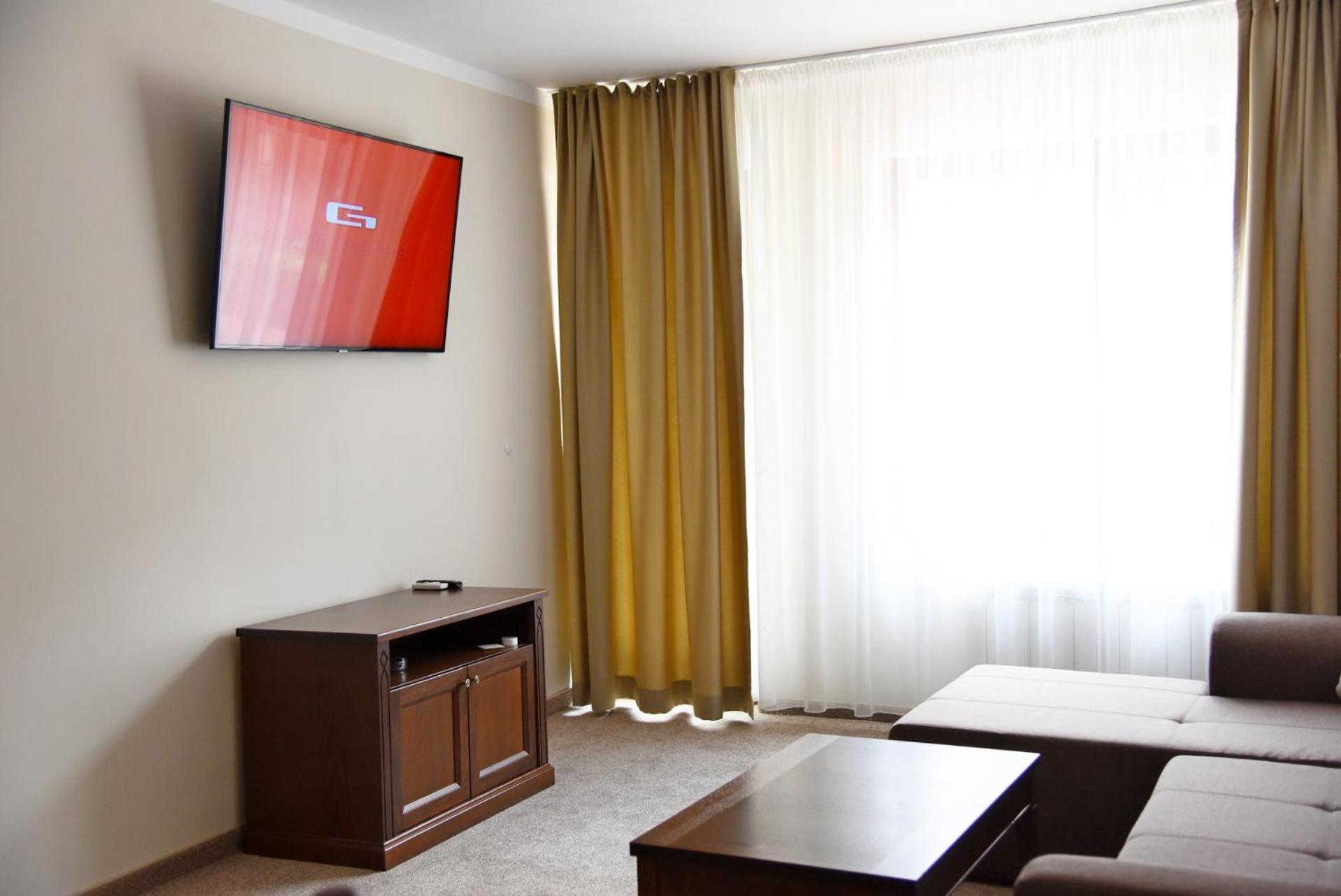 One-Bedroom Apartment (2 Adults + 2 Children) photo 3