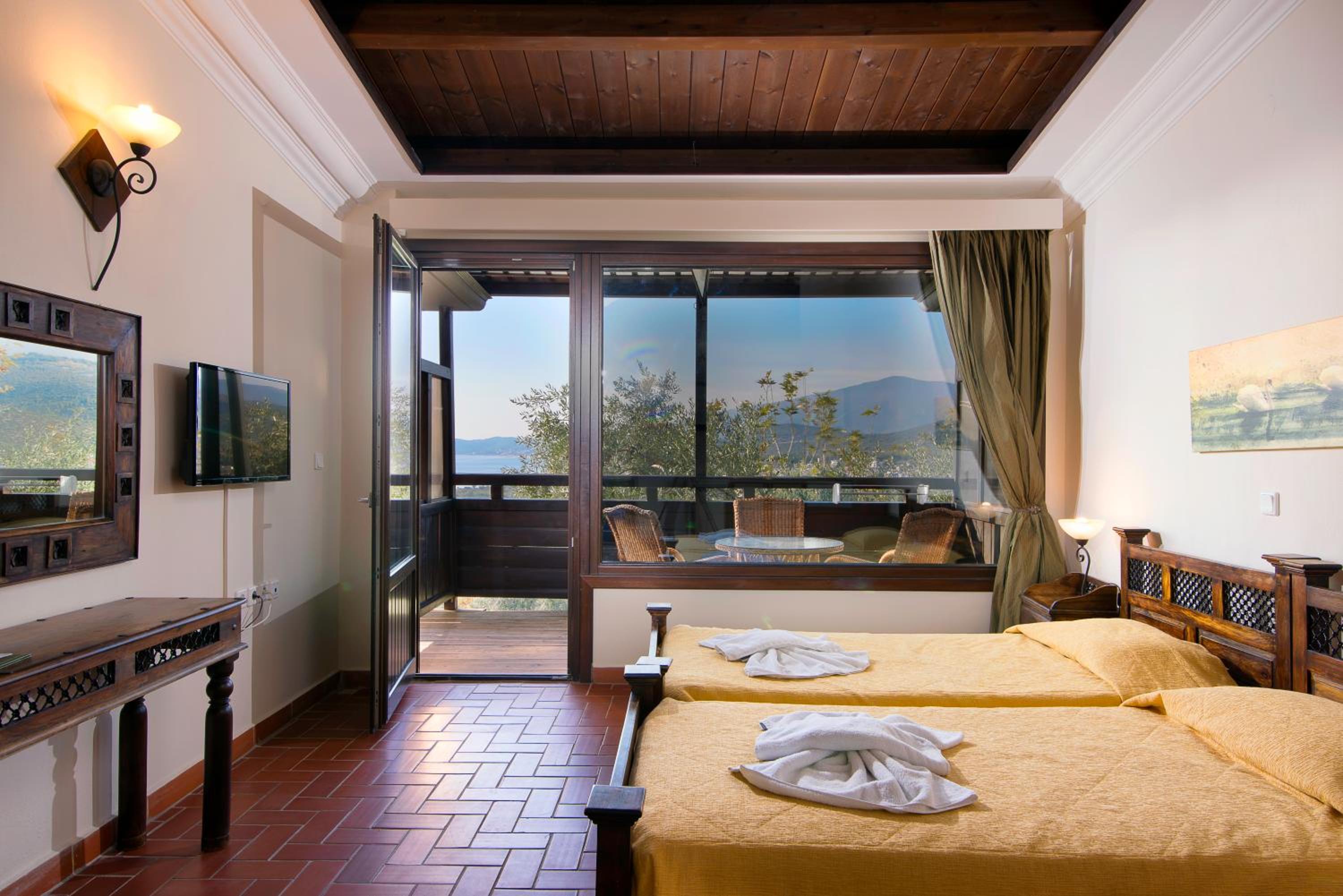 Double or Twin Room - Photo 5