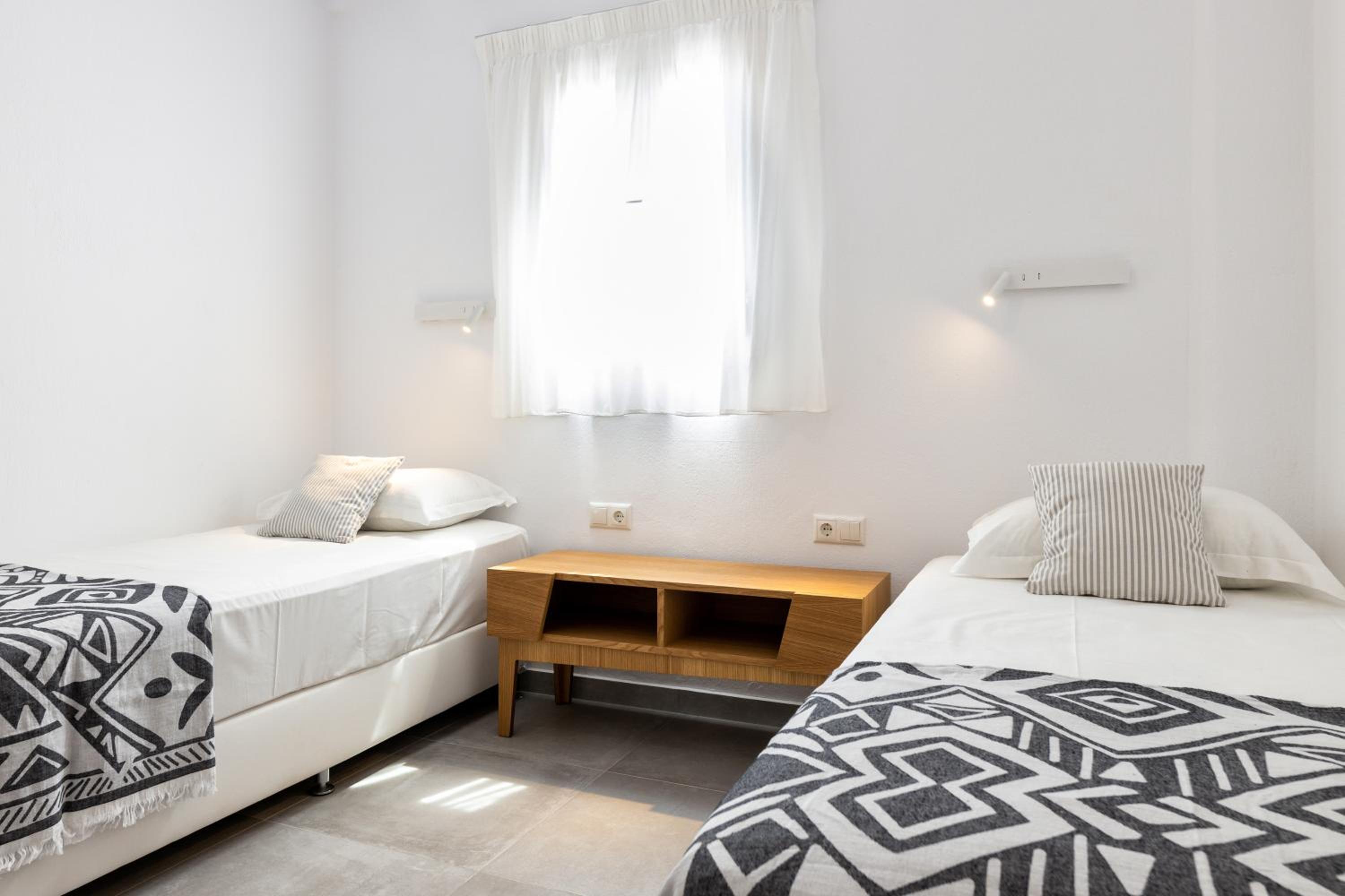Two-Bedroom Apartment - Photo 9