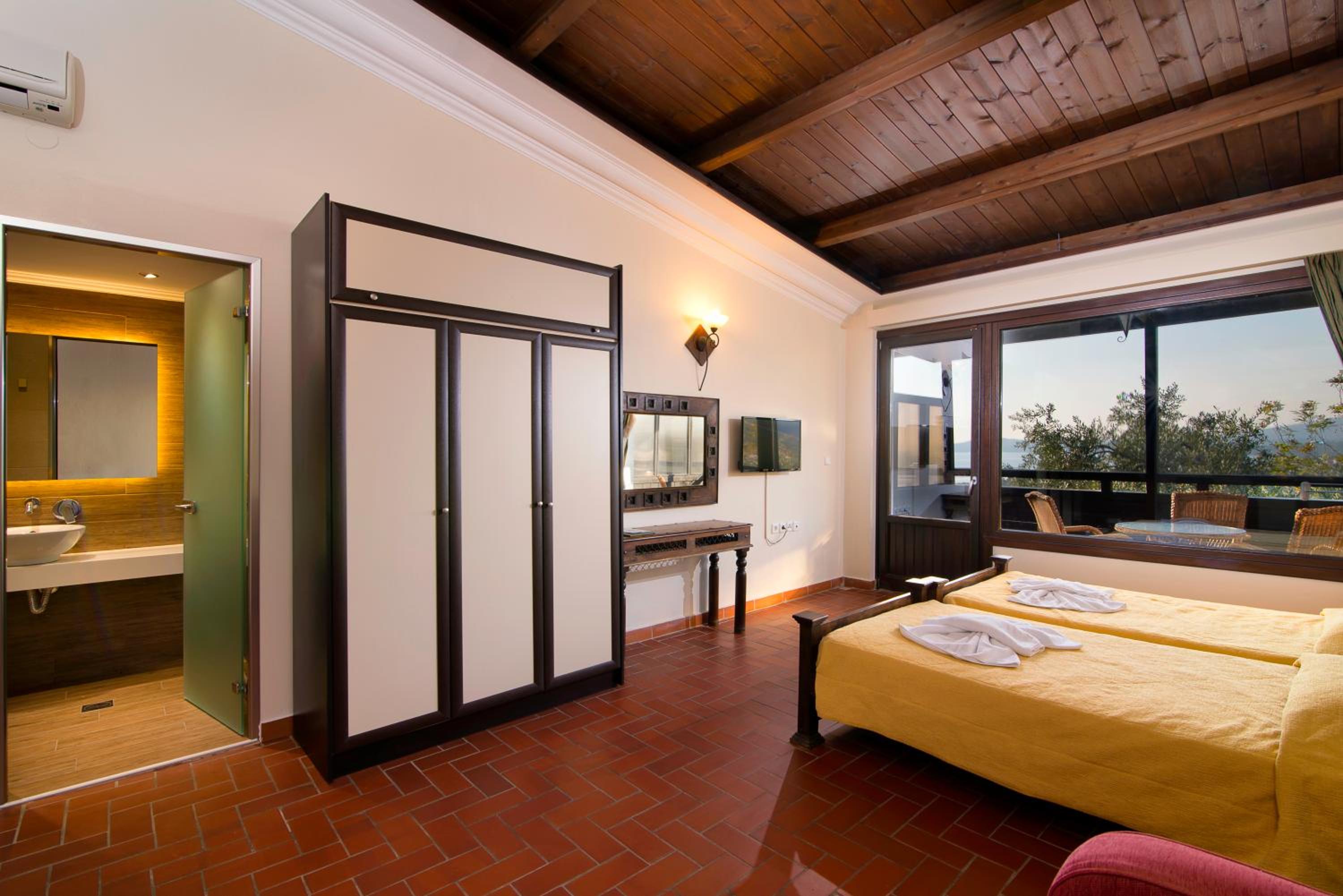 Double or Twin Room - Photo 1