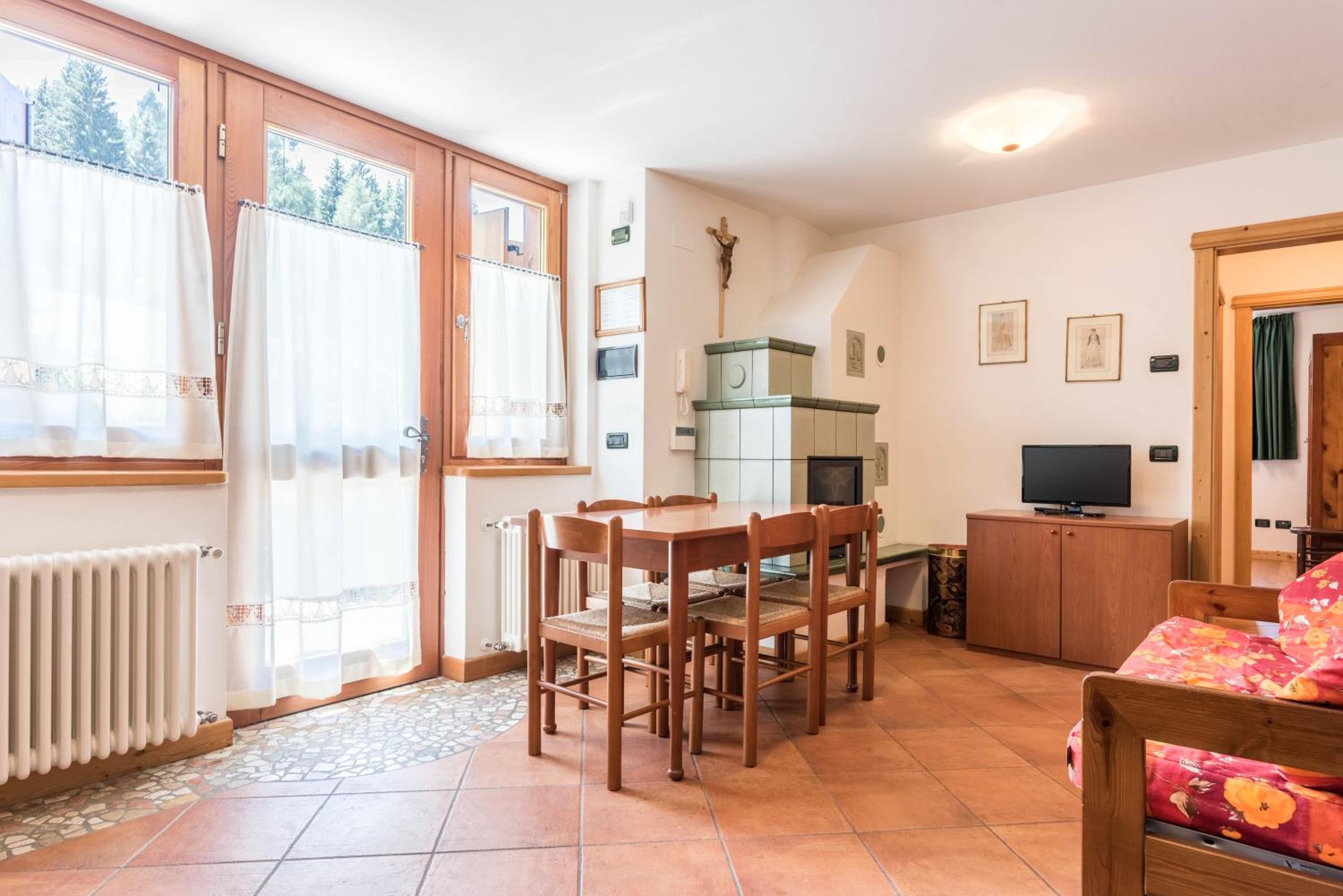Two-Bedroom Apartment with Mountain View photo 1