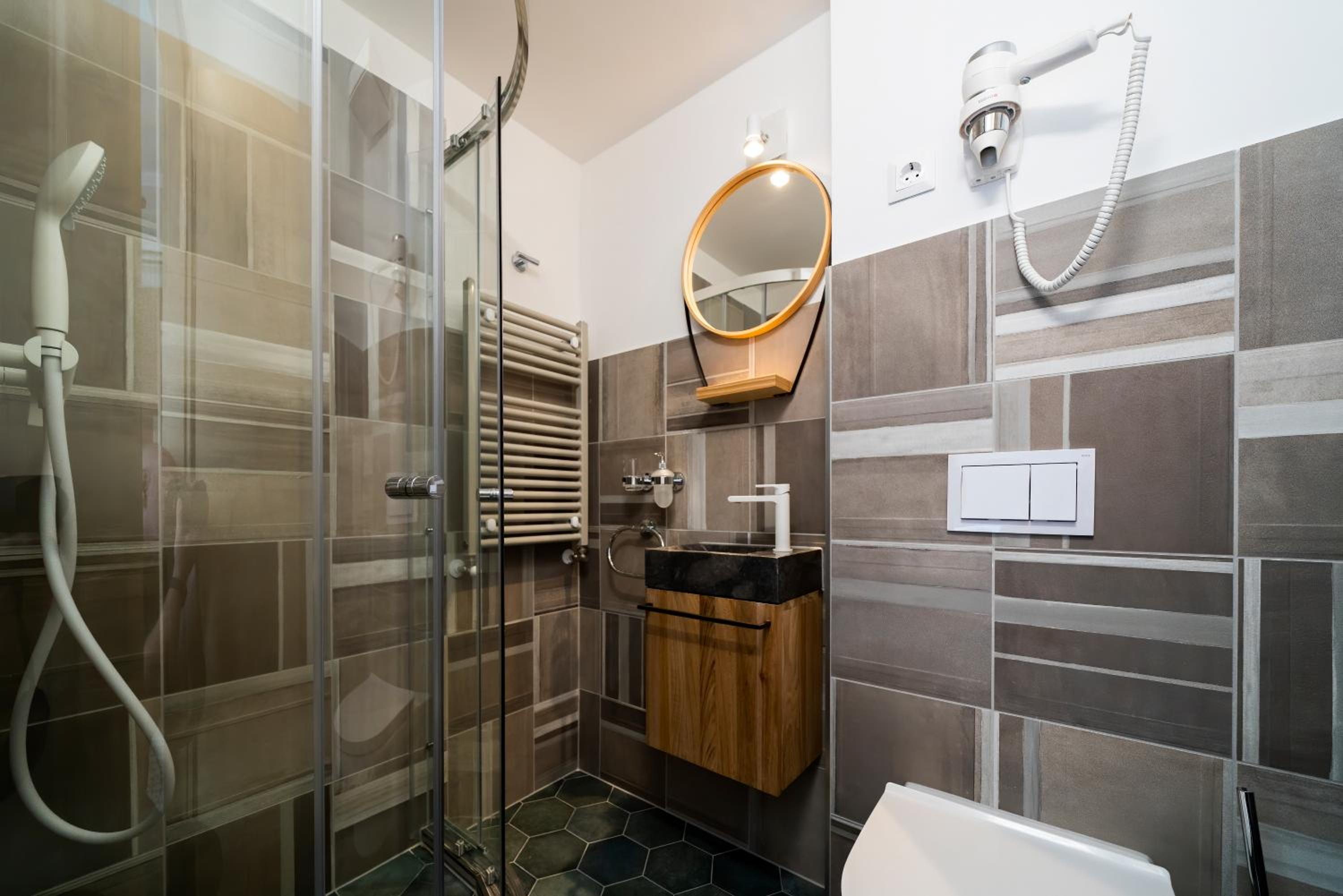 Double Room - Photo 5