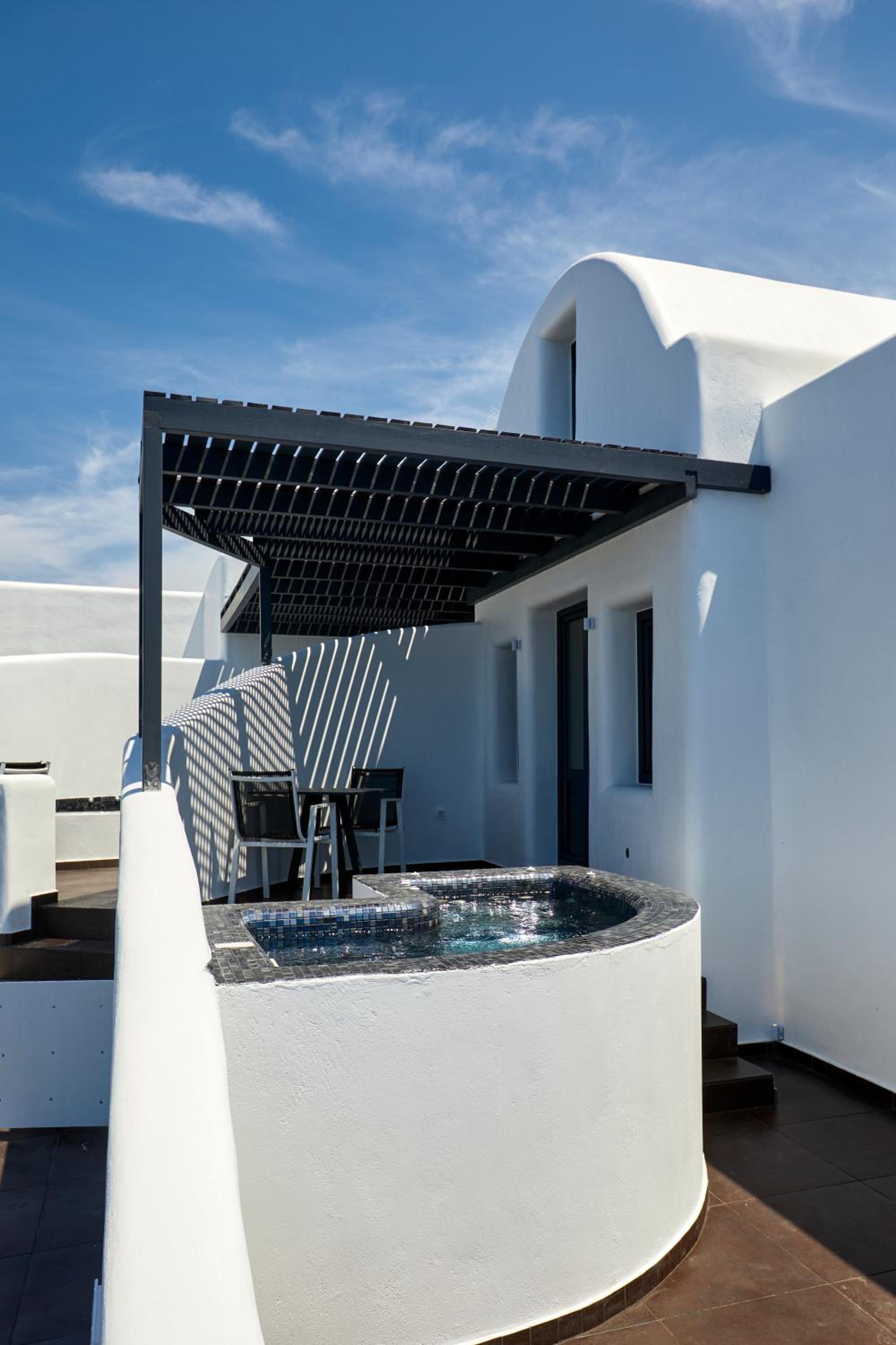 Premier Suite with outdoor heated private Jacuzzi photo 3