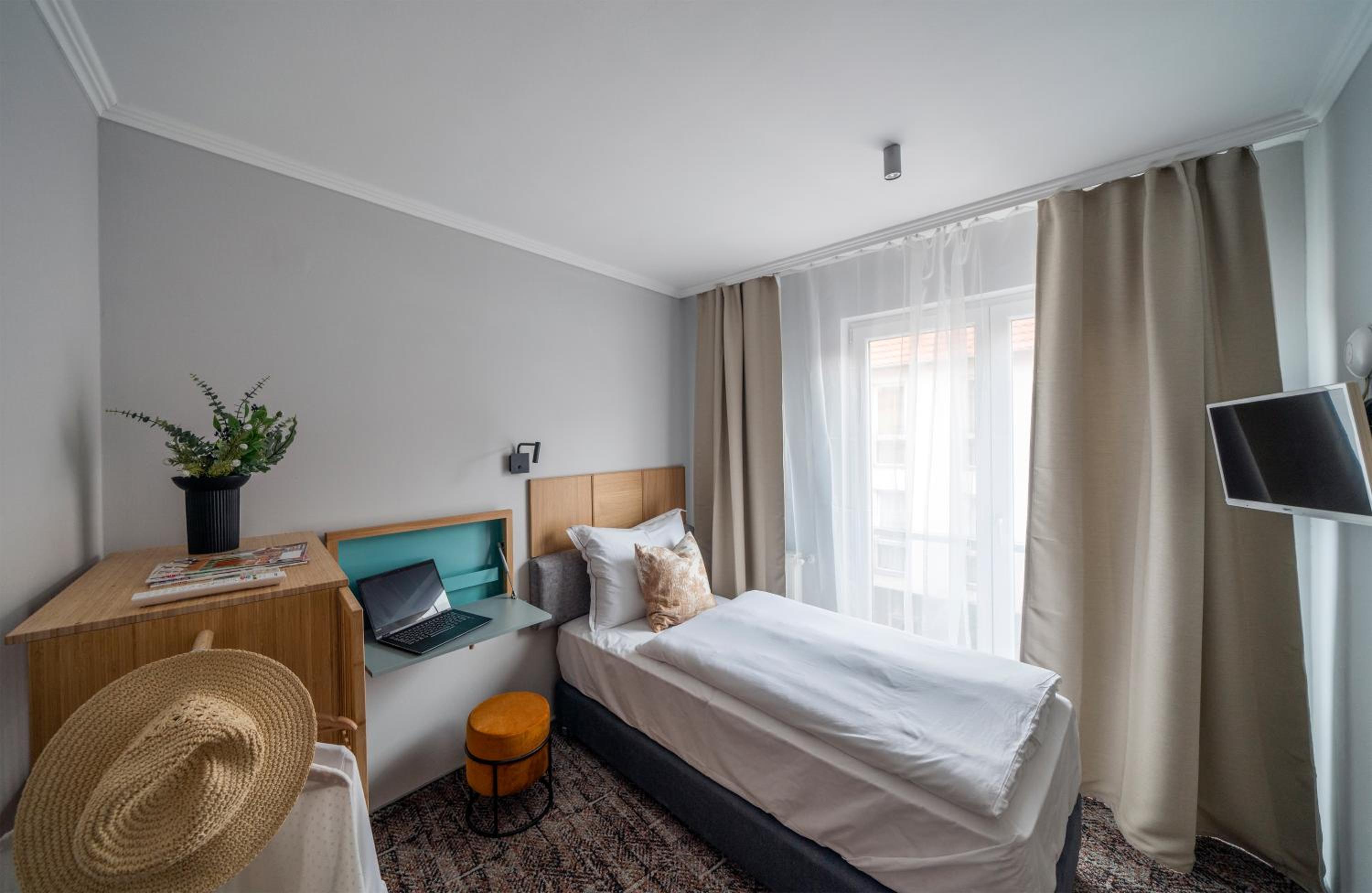 Single Room photo 2
