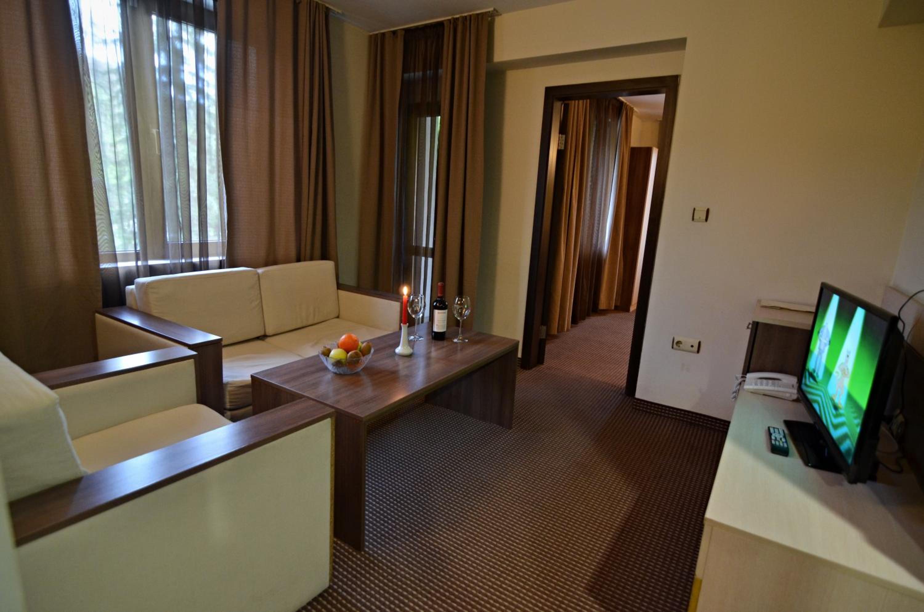 Two-Bedroom Suite (4 Adults) photo 1