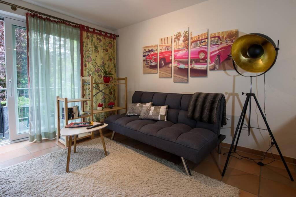 One-Bedroom Apartment photo 1