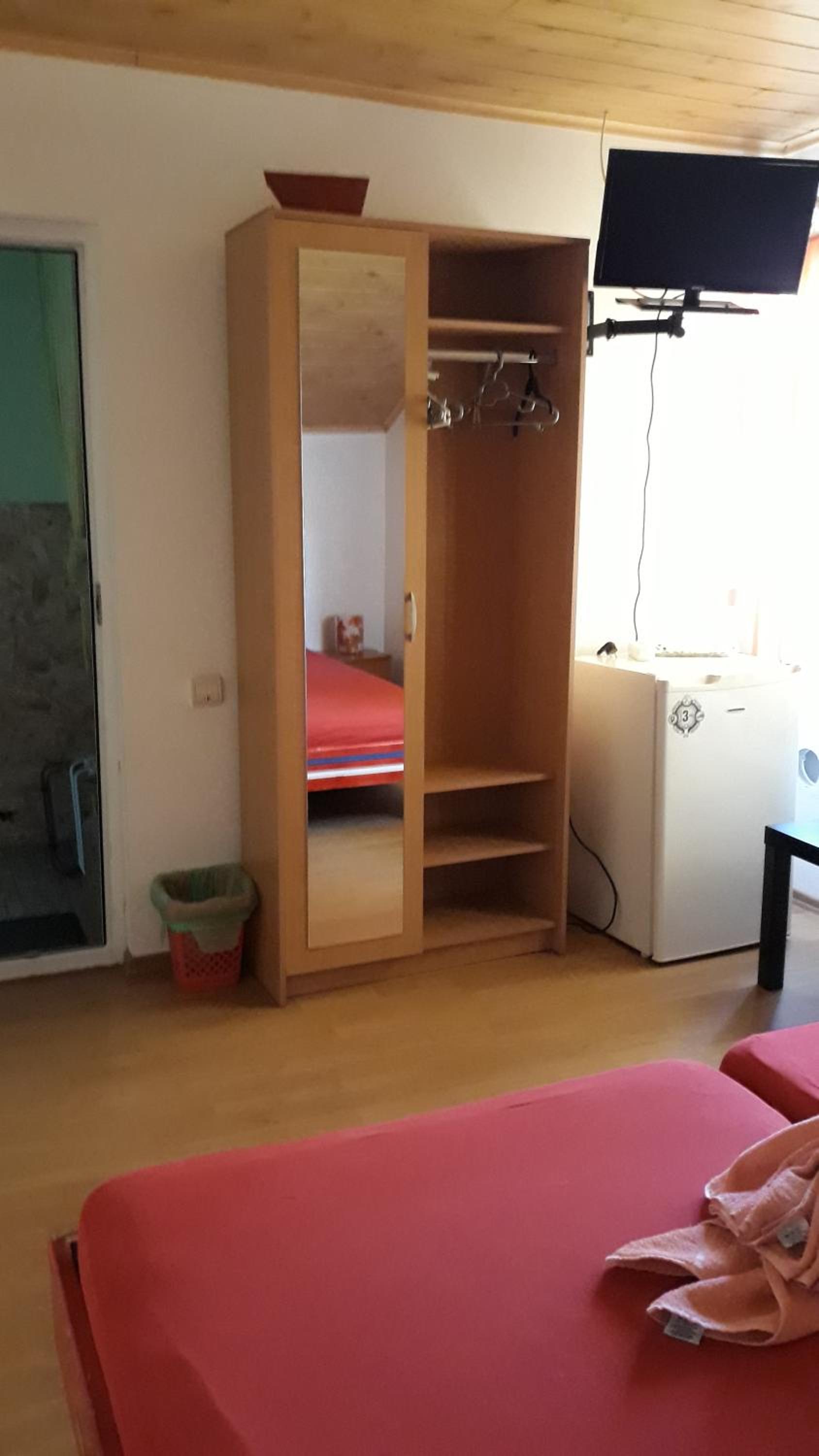 Double Room with Shared Bathroom - Attic photo 2