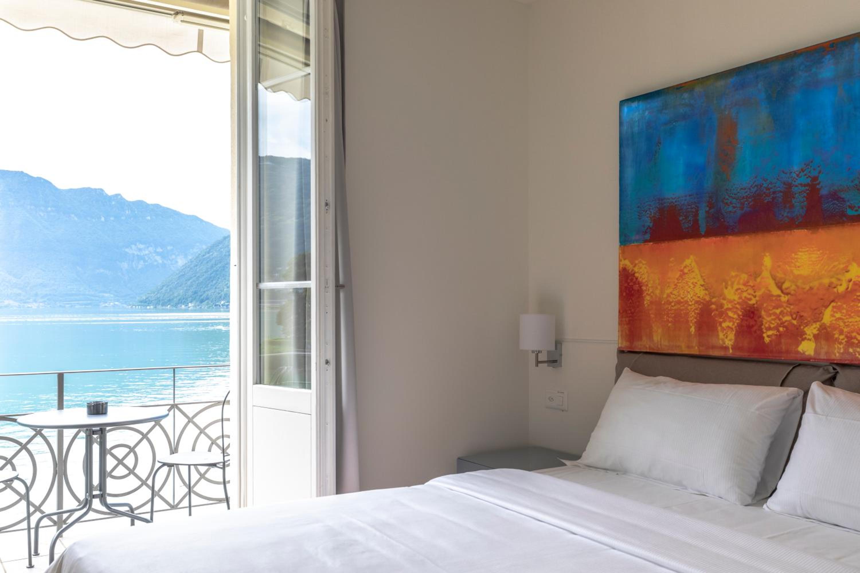 Deluxe Room with Lake View - Photo 2