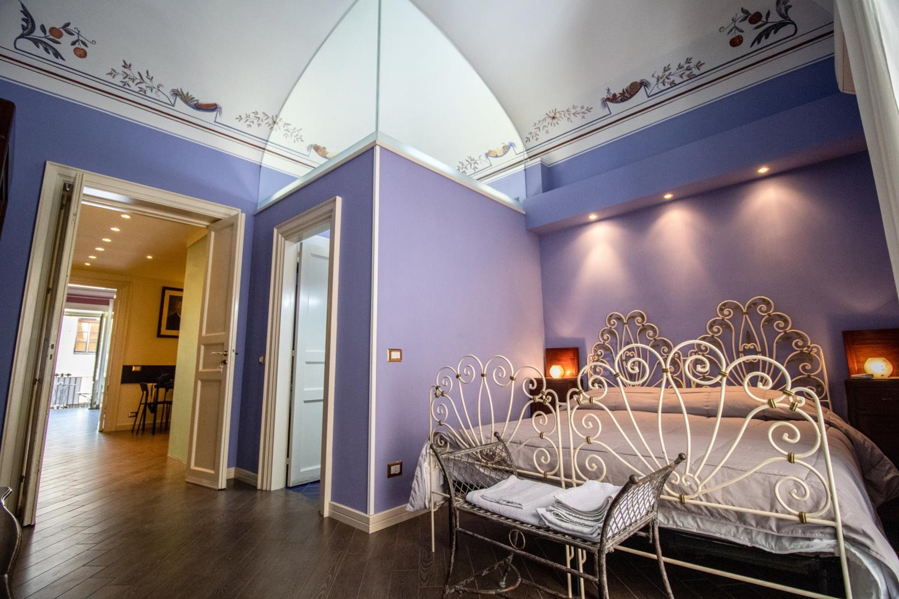 Deluxe Double Room with Balcony - Photo 3