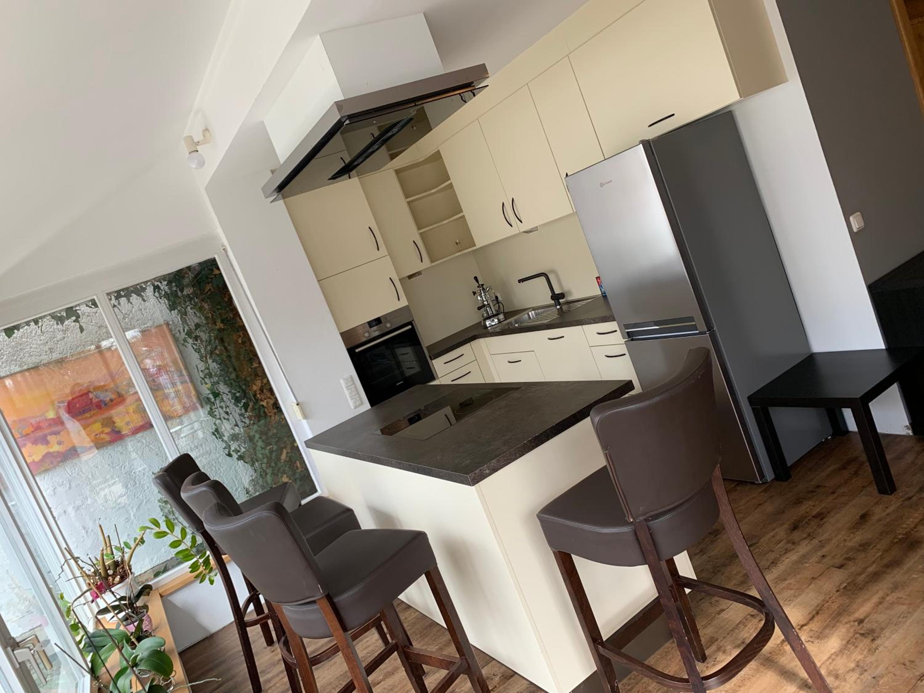 Apartment with Lake View - Photo 4