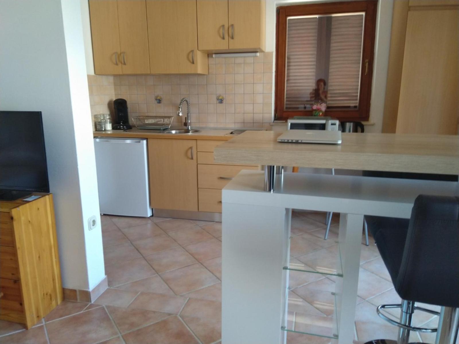Apartment with Sea View - Photo 11