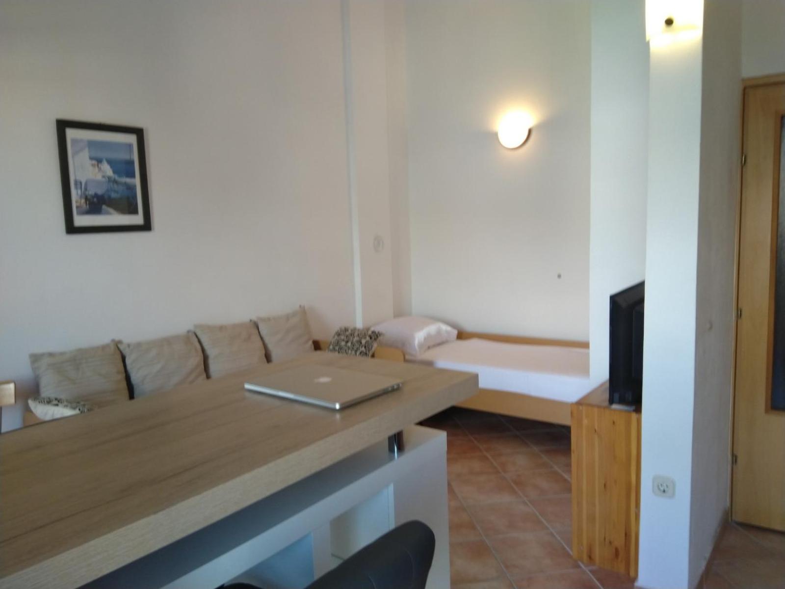 Apartment with Sea View - Photo 15