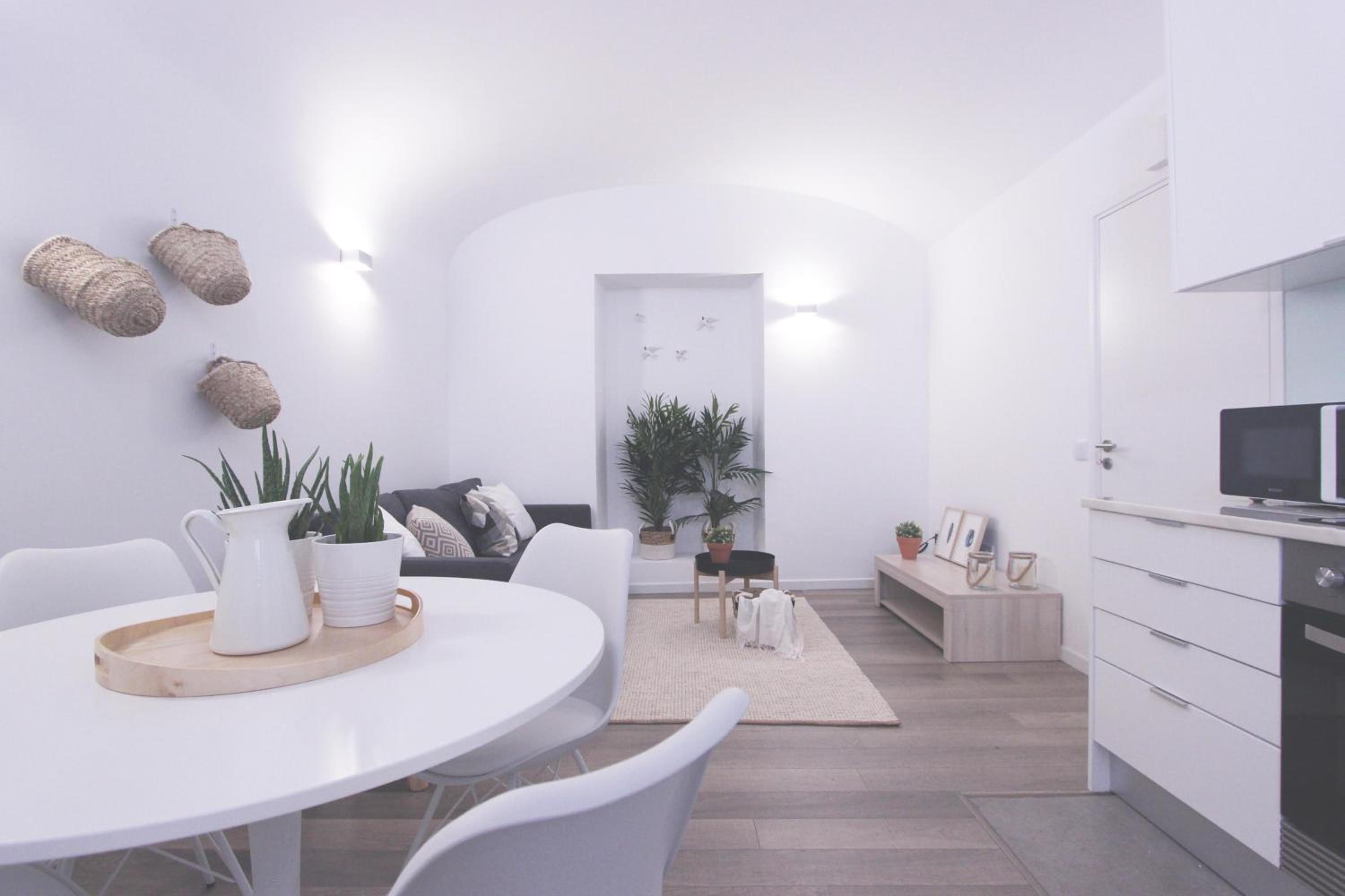 One-Bedroom Apartment - Photo 8