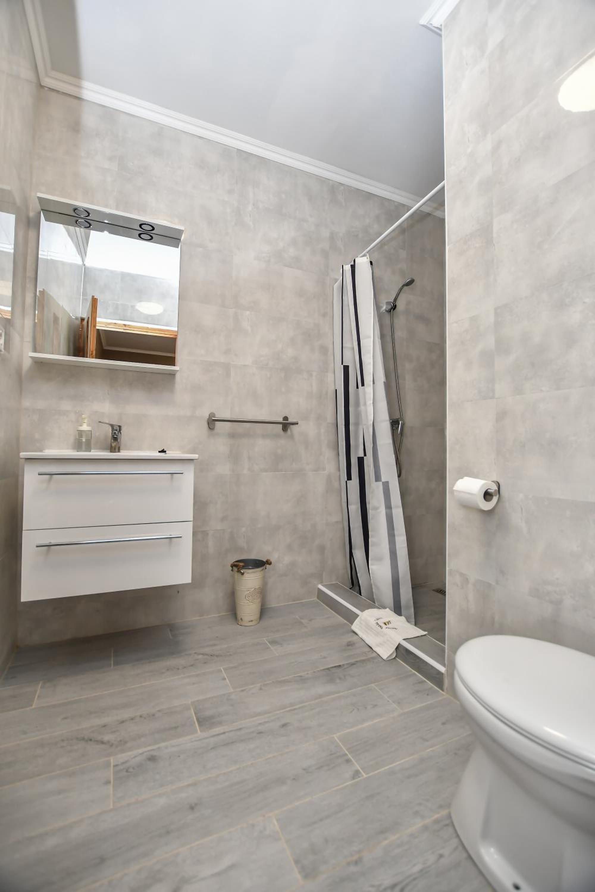 Double or Twin Room - Photo 20