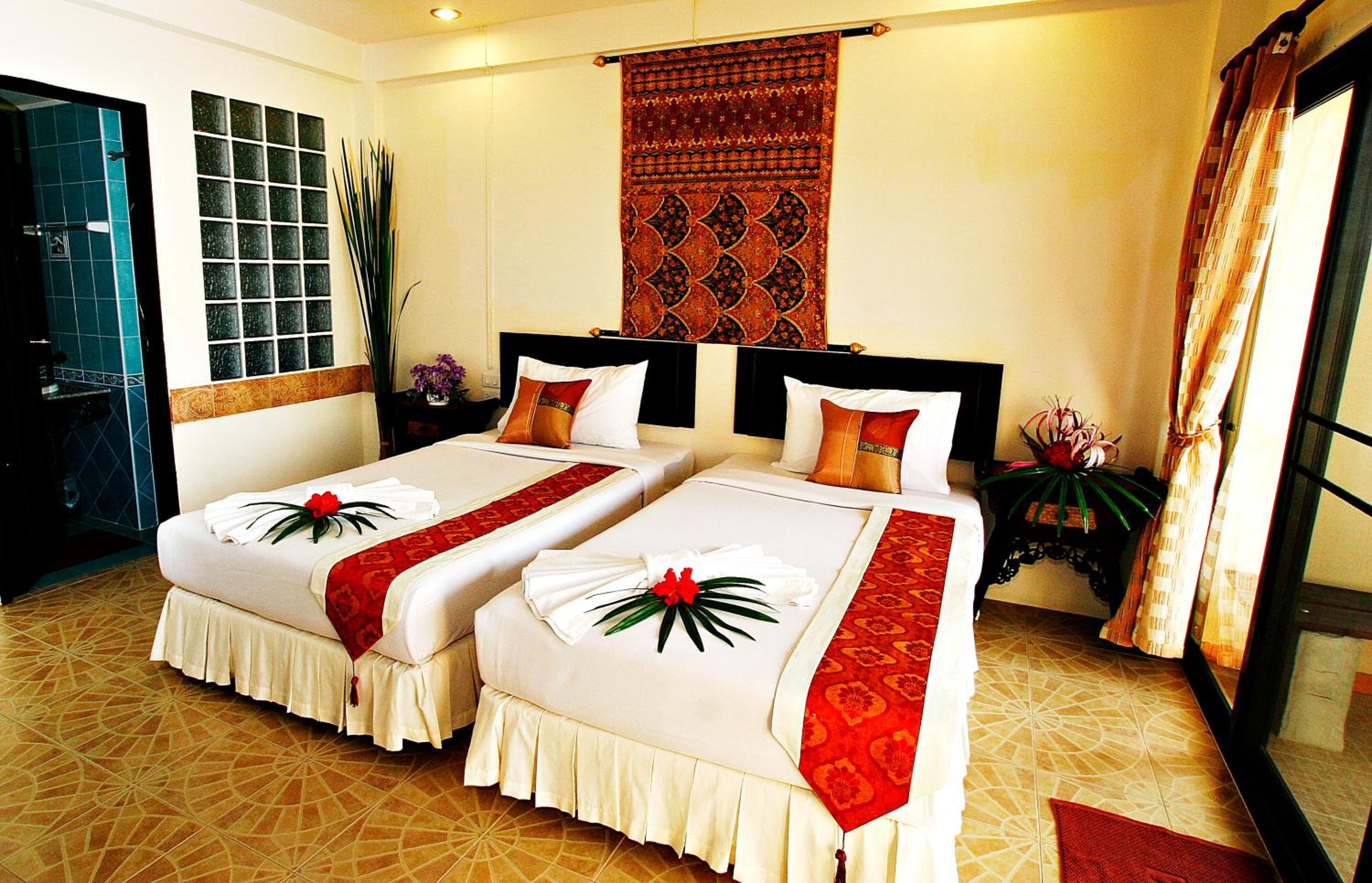 Deluxe Family Room - Photo 3
