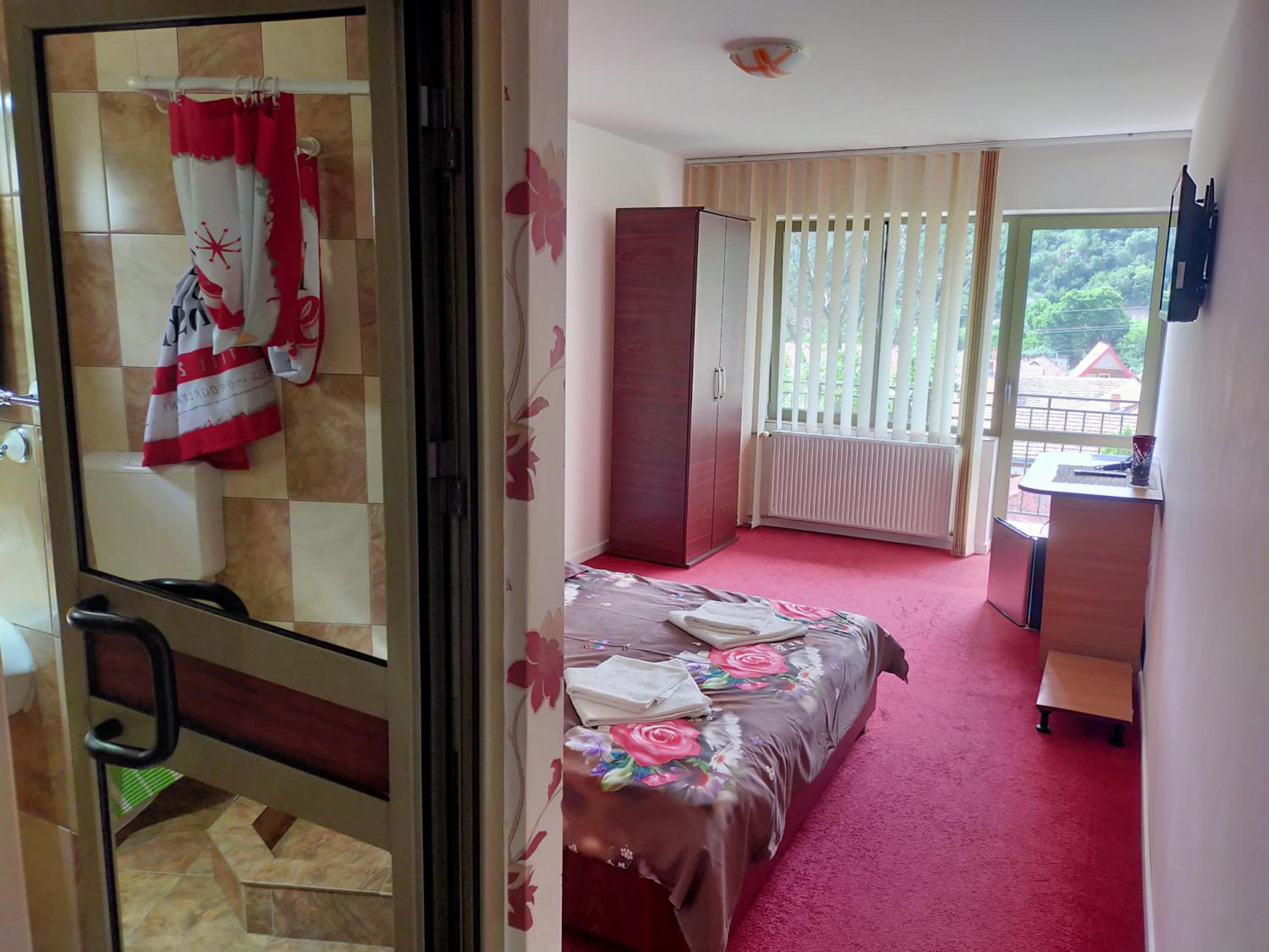 Standard Double Room - Photo 18