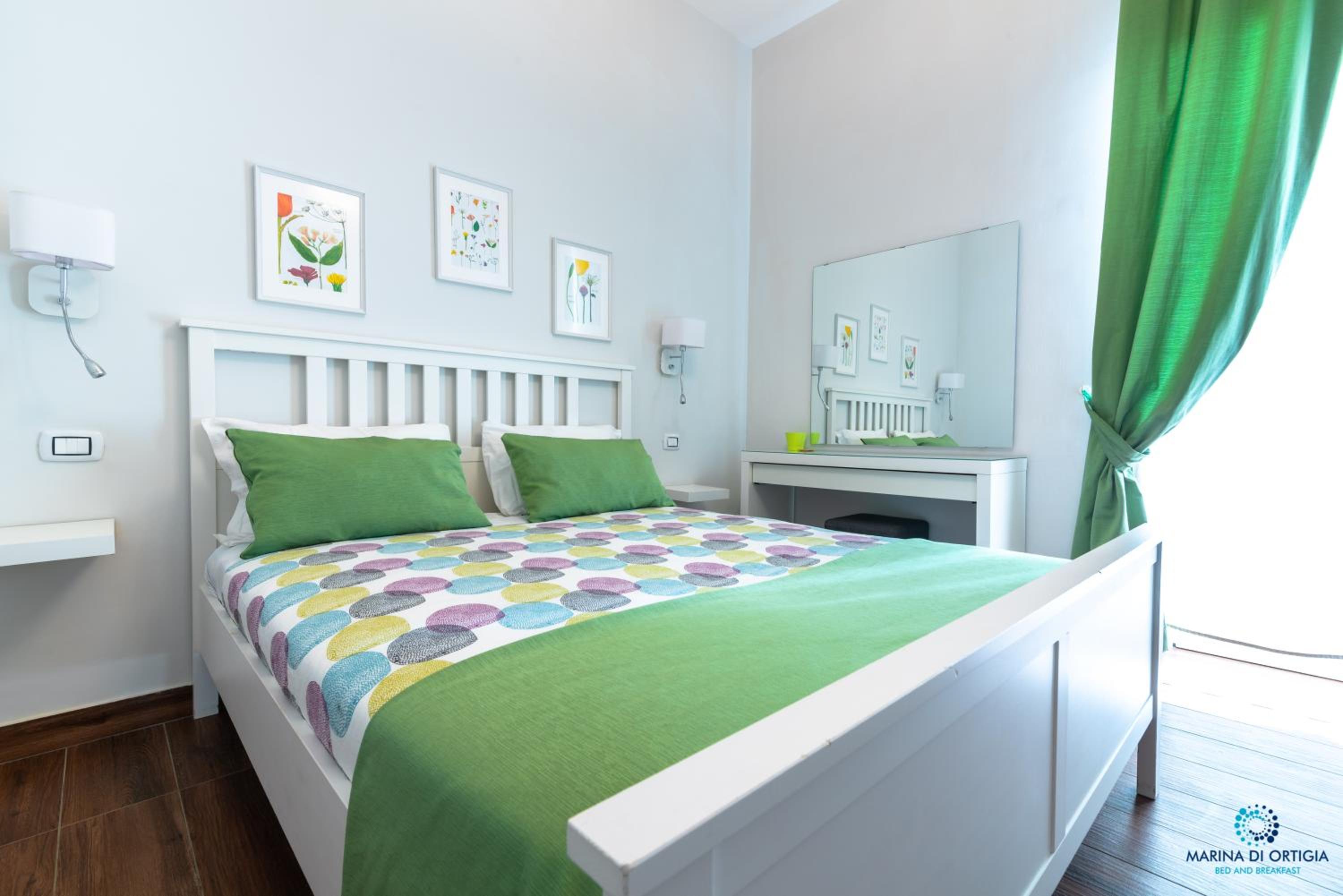 Double Room with Balcony - Photo 2
