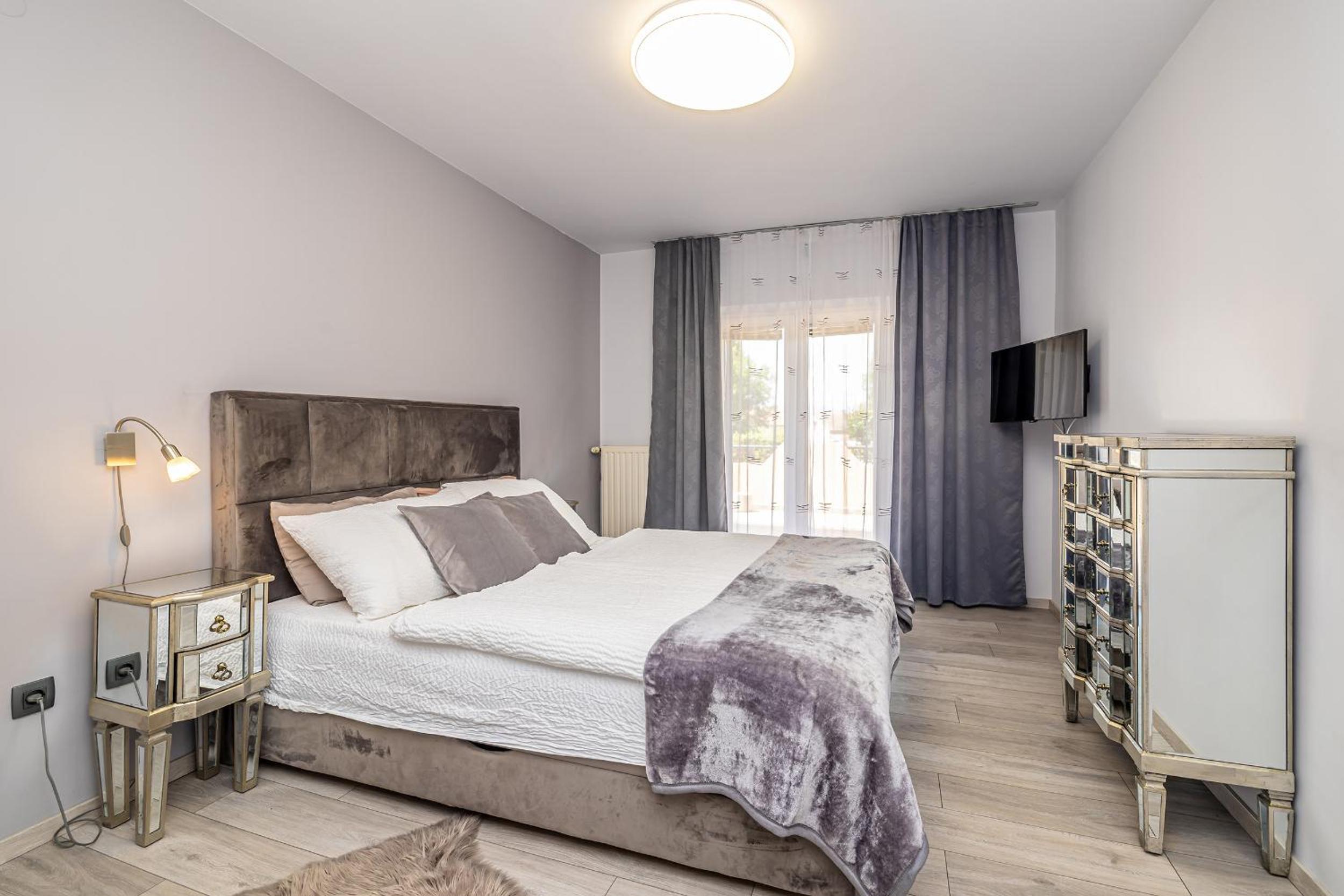 Standard Double Suite